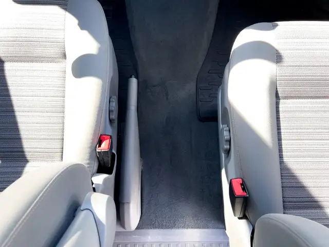 Volkswagen T6 California view 14
