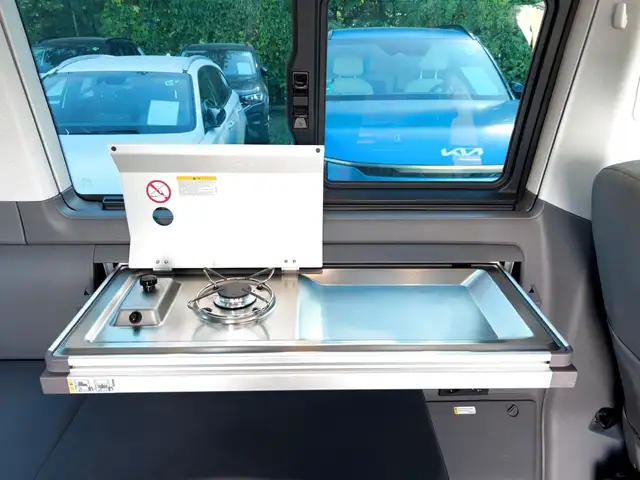 Volkswagen T6 California view 15