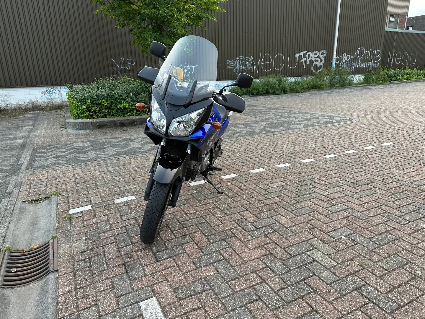 Suzuki V-Strom 650 Blue - 2