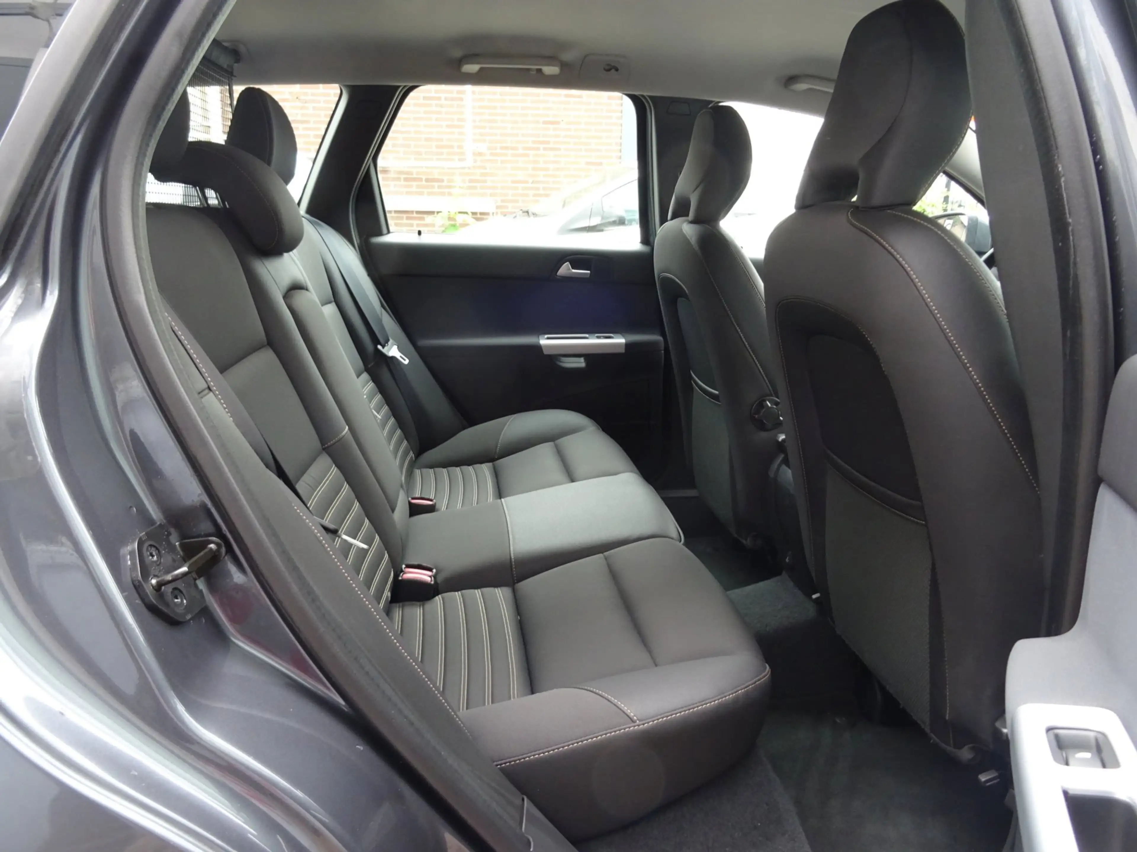 Volvo V50 2.0 Sport — photo 8