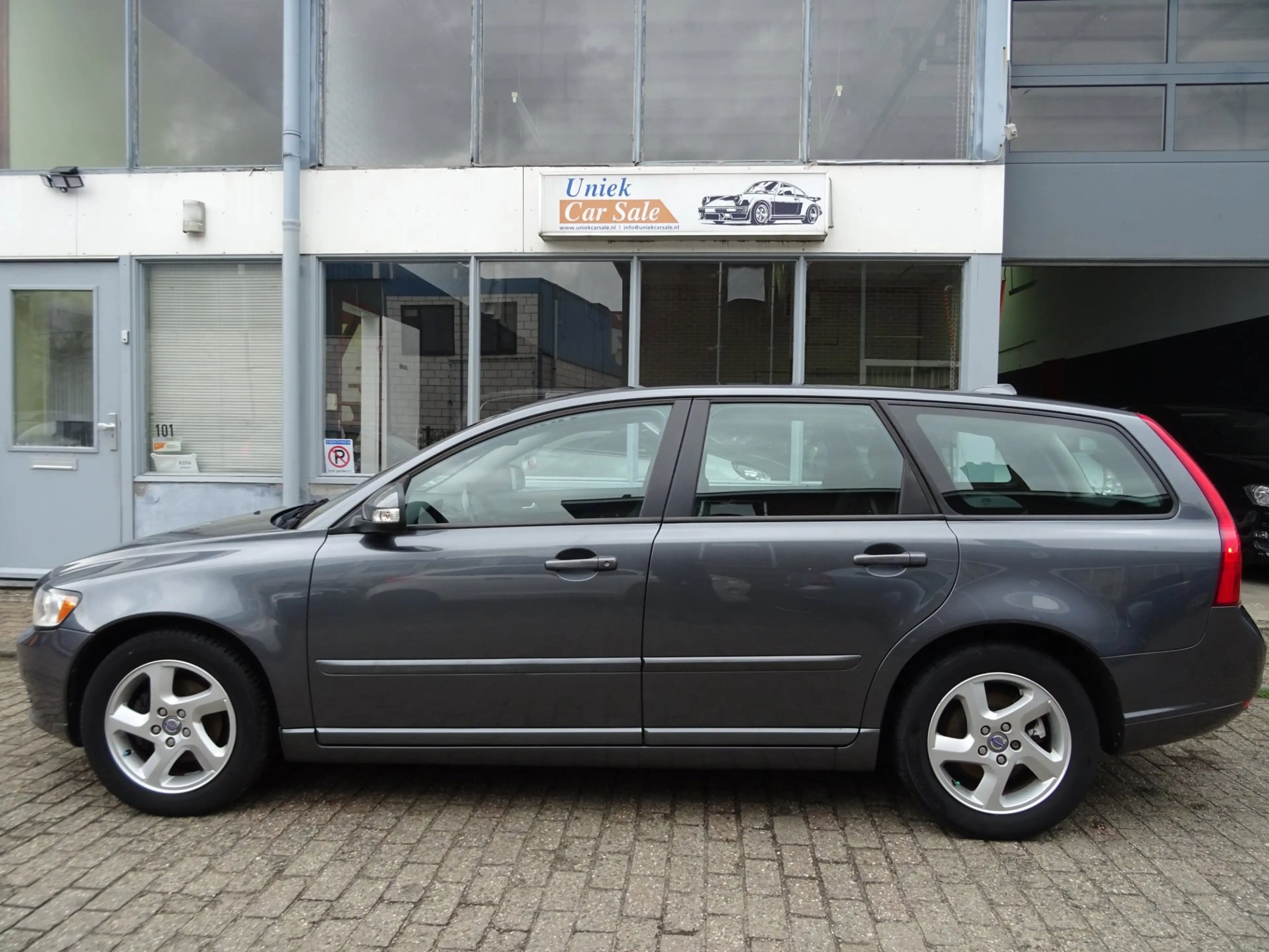 Volvo V50 2.0 Sport — photo 2
