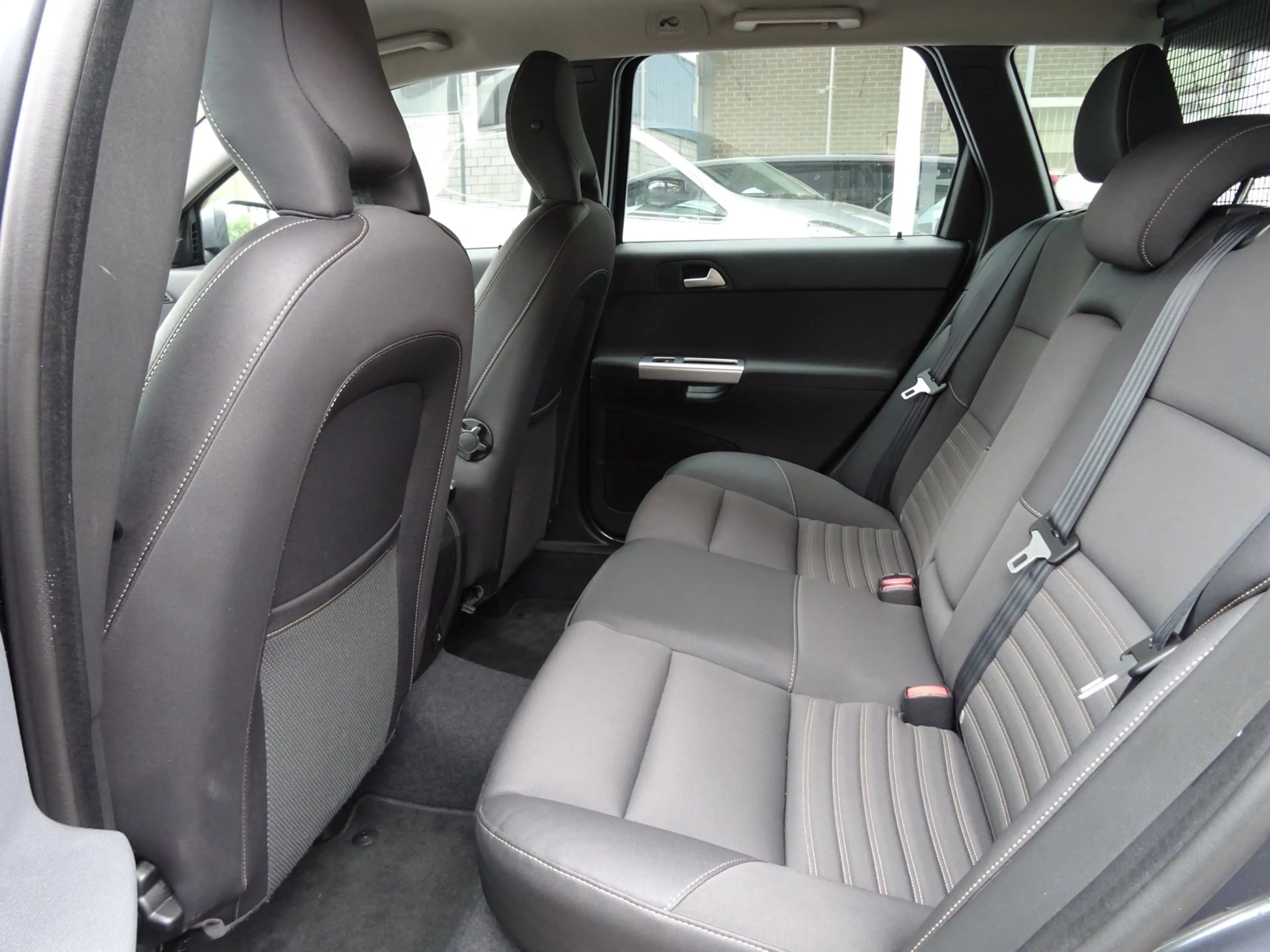 Volvo V50 2.0 Sport — photo 6