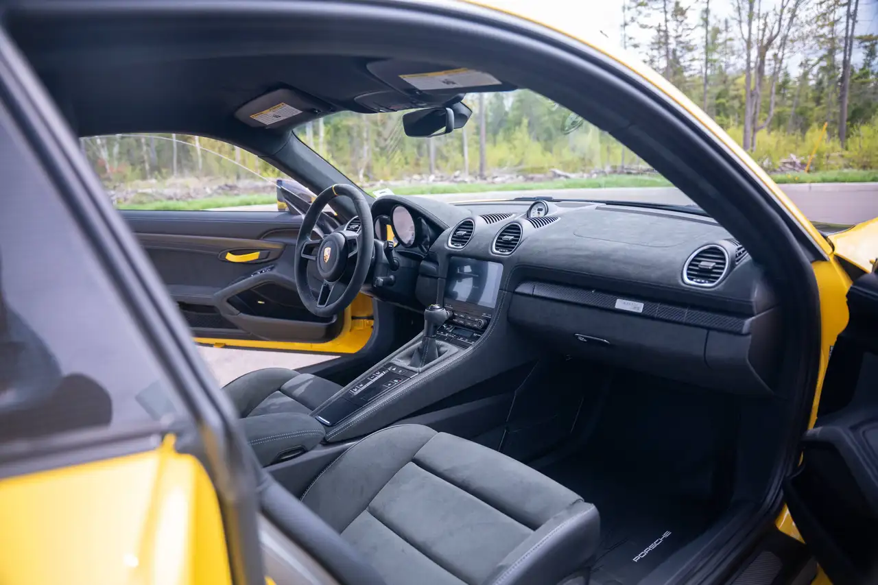Porsche 718 Cayman снимка Porsche 718 Cayman