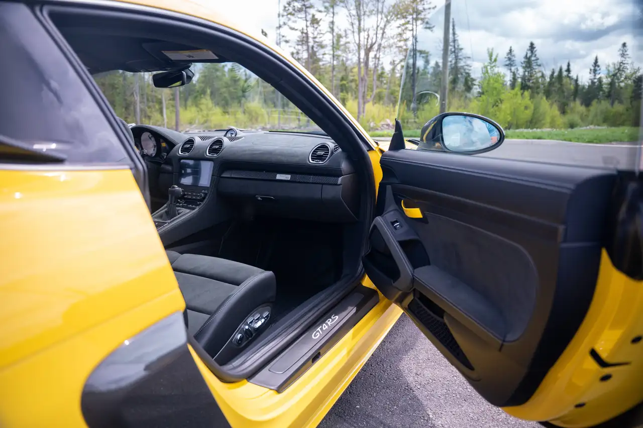 Porsche 718 Cayman снимка Porsche 718 Cayman