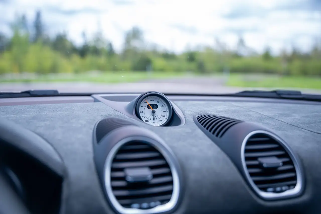 Porsche 718 Cayman снимка Porsche 718 Cayman