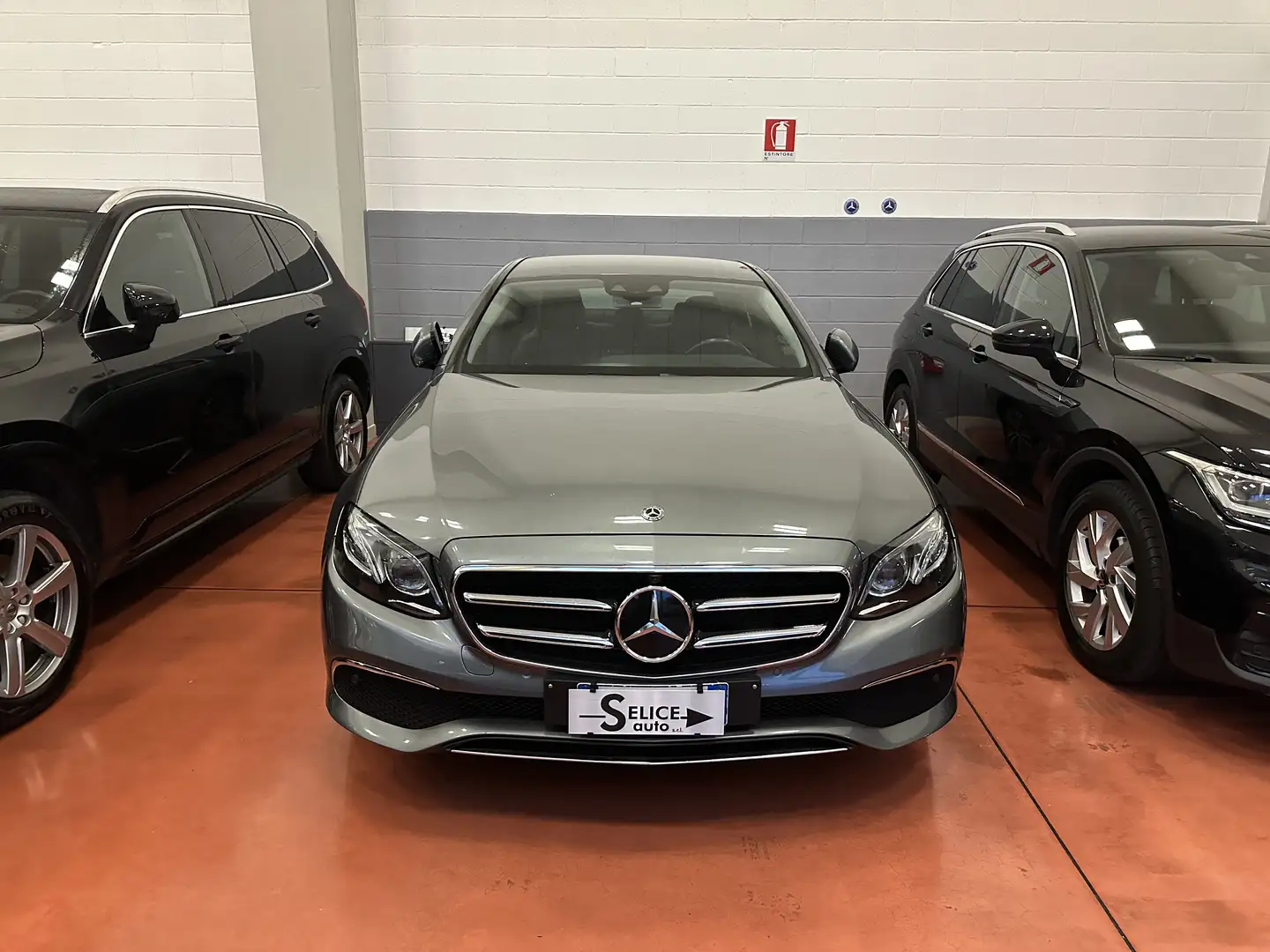 Mercedes-Benz E 220 d Premium 4matic auto - 2