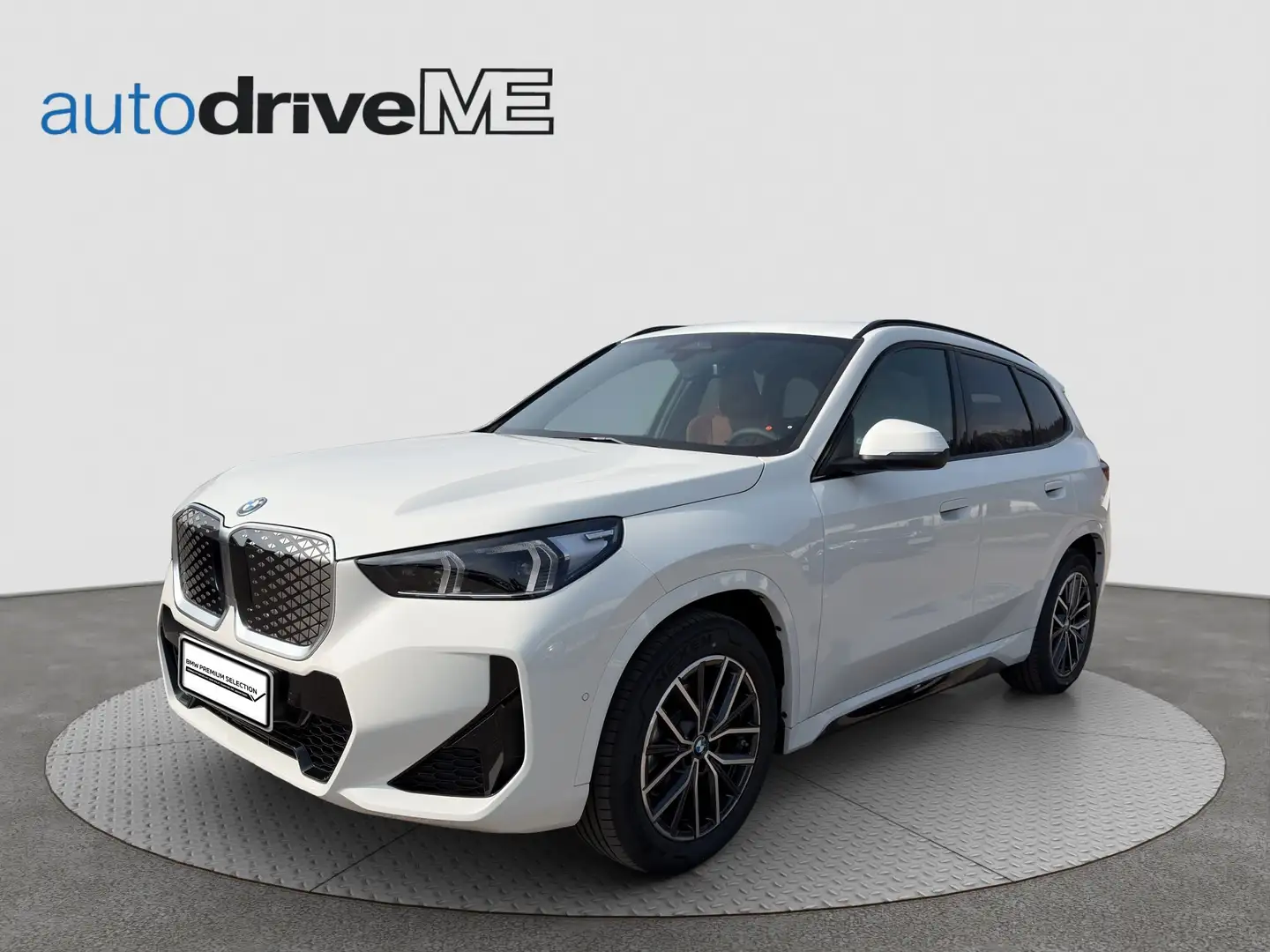 BMW iX1 eDrive 20 Weiß - 1