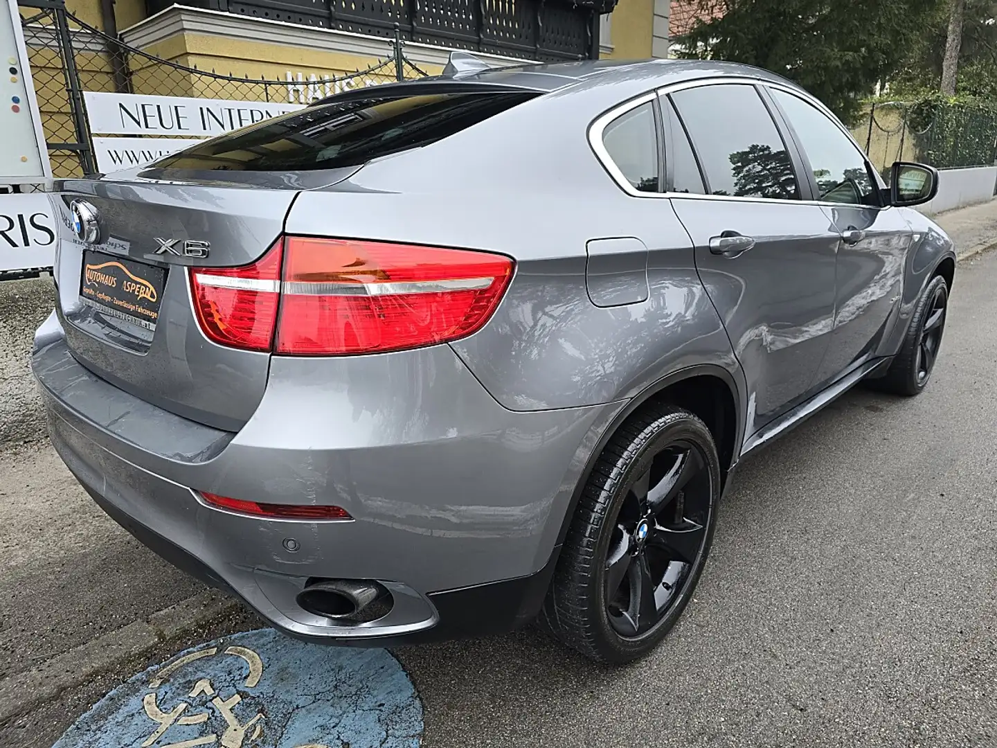 BMW X6 xDrive30d Österreich-Paket Aut. Grau - 2