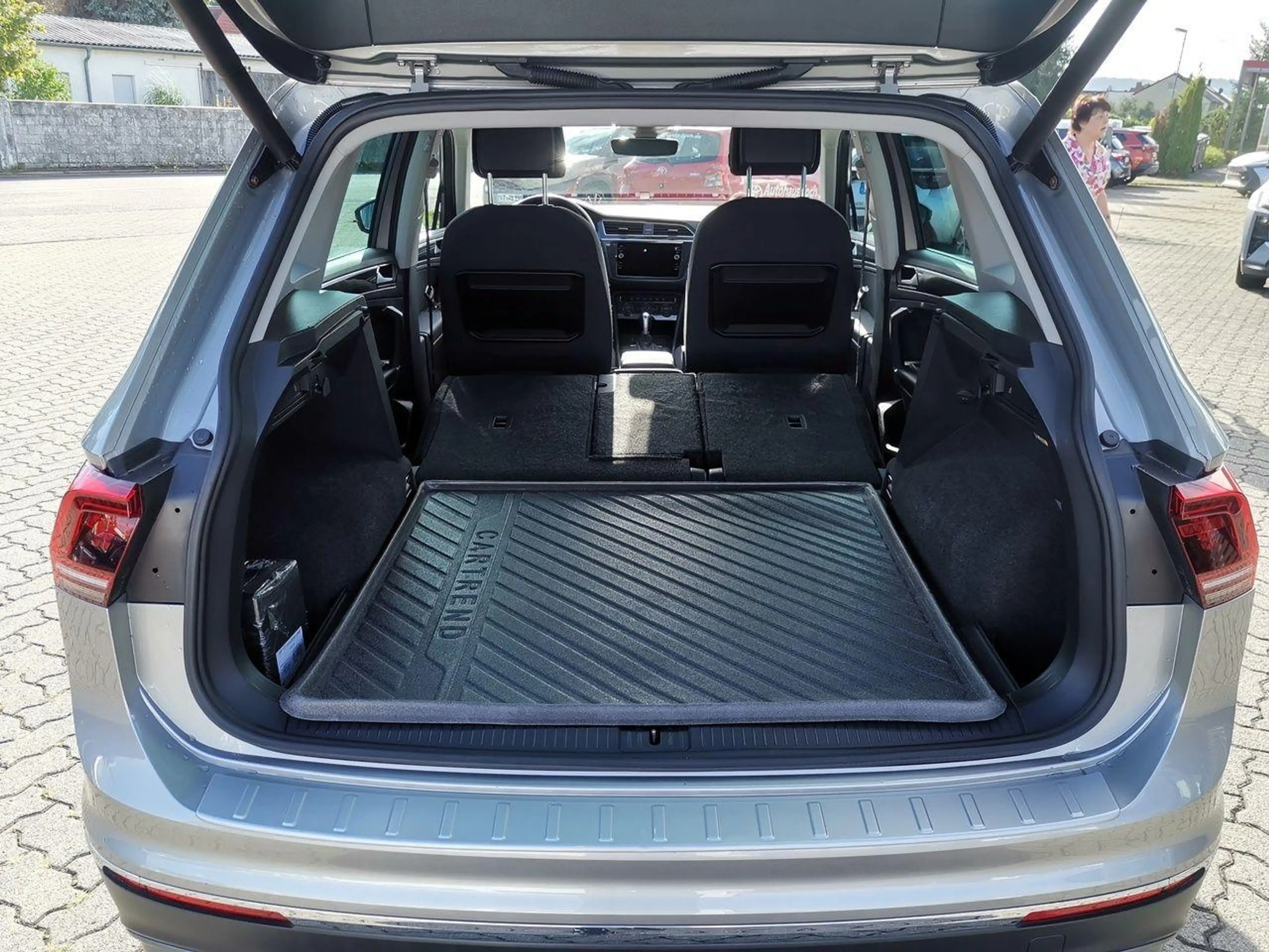Volkswagen Tiguan Highline BMT/Start-Stopp 4Motion — photo 11