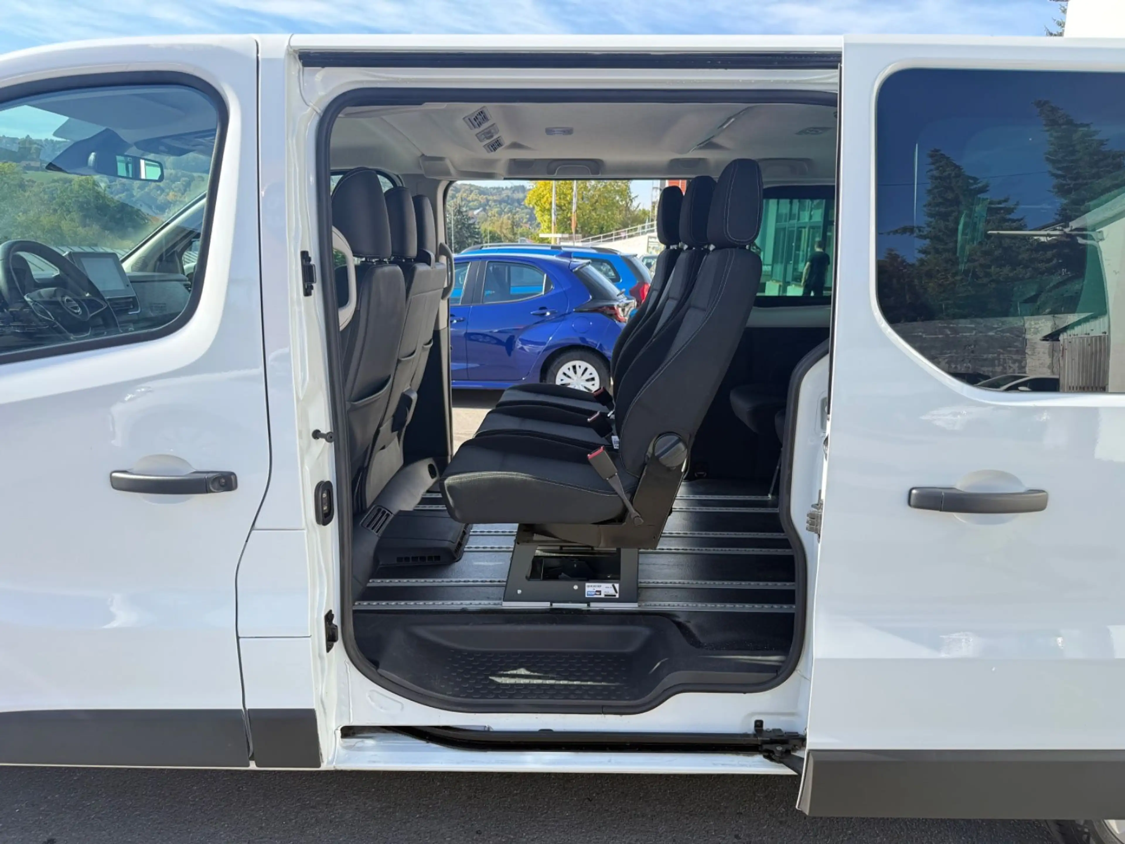 Nissan Primastar Kombi L2H1 3,0t Tekna LED RFK 9 Sitzer — photo 13