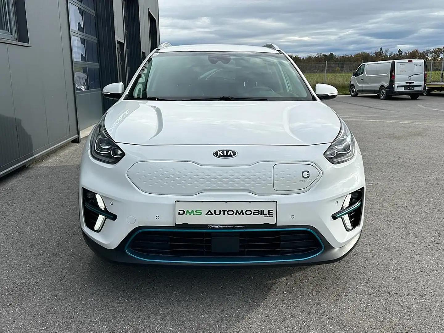 Kia e-Niro Niro EV 64kWh long Range Platin Aut. Weiß - 2