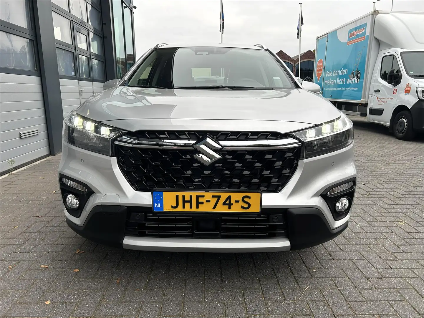 Suzuki S-Cross 1.4 Smart Hybrid Select, Carplay, Camera, Stoelver Plateado - 2