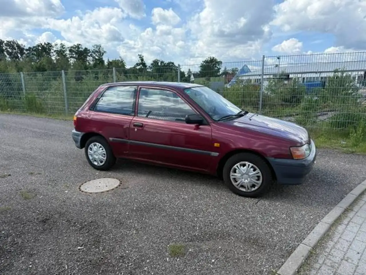 Toyota Starlet 1.3 XLi, foto 3
