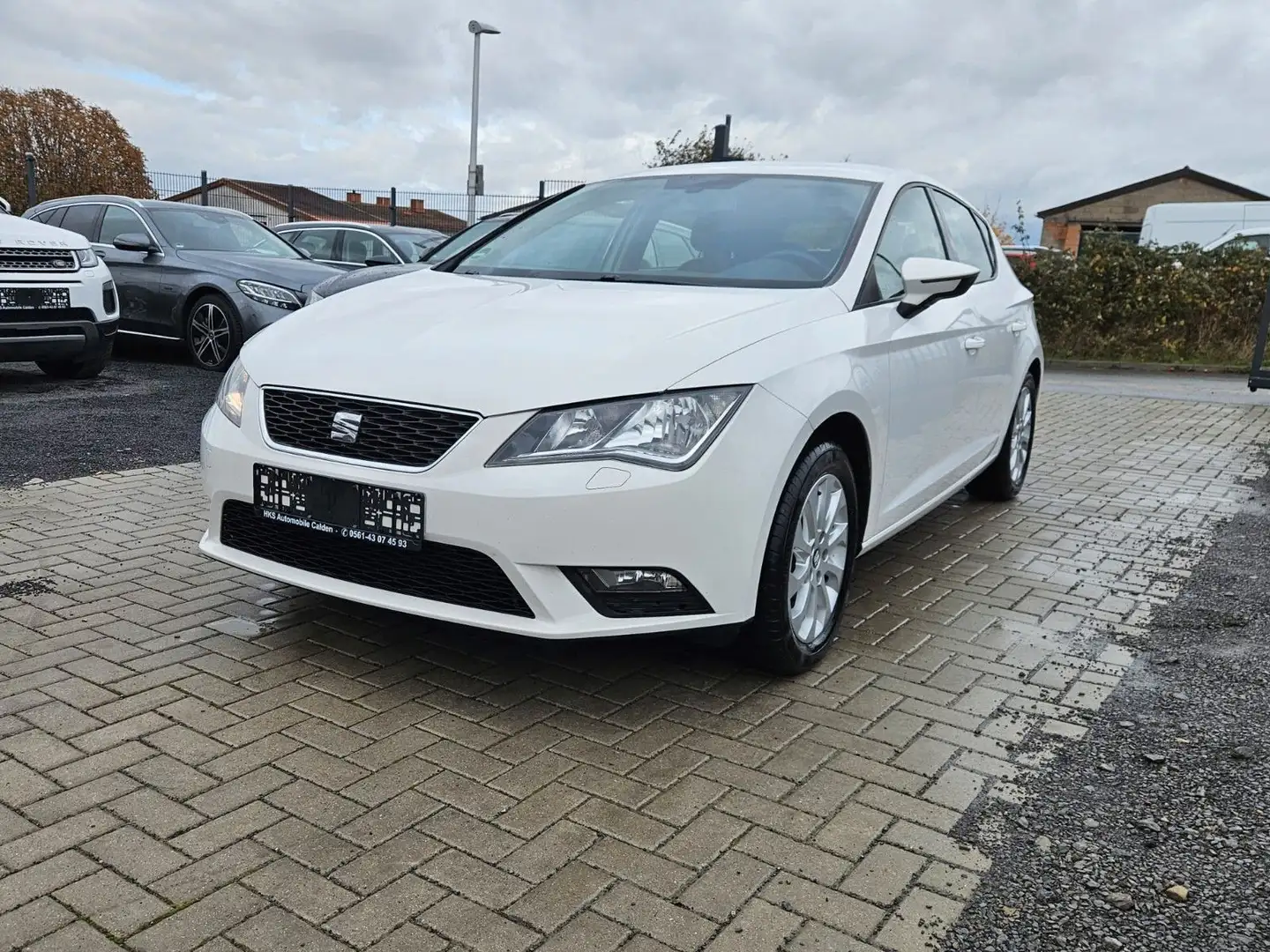 SEAT Leon Style Weiß - 1