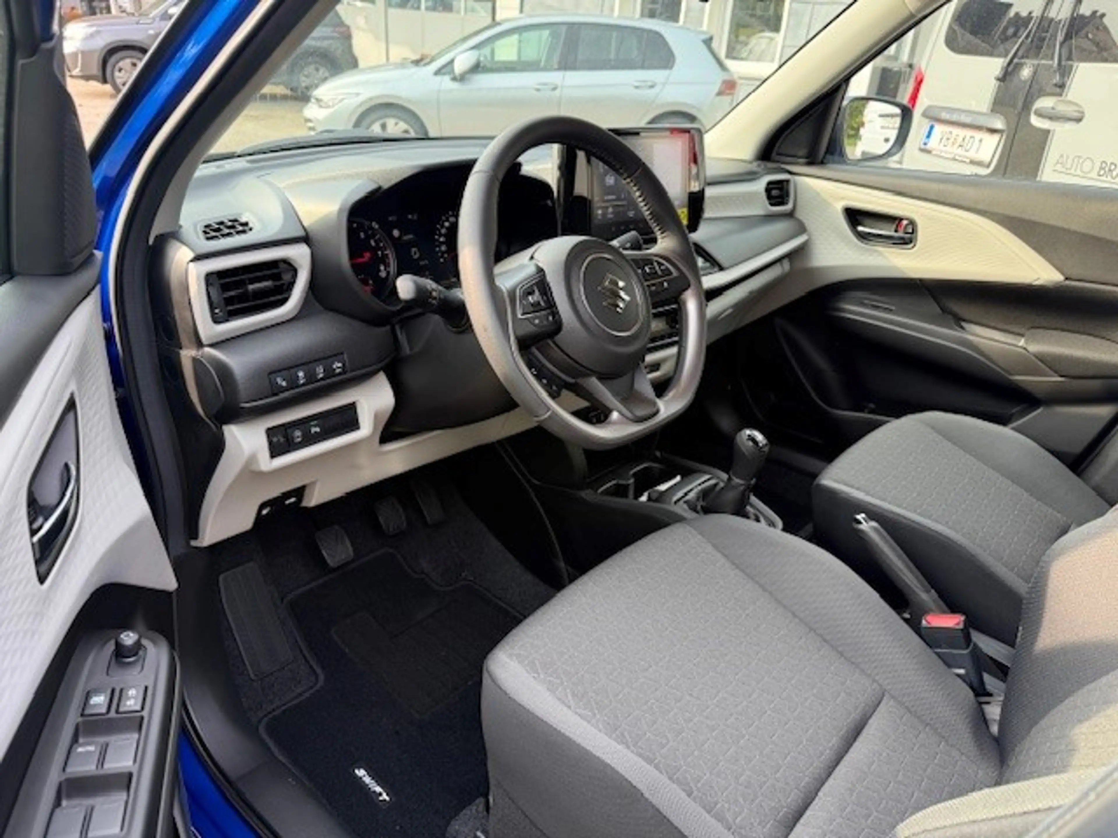 Suzuki Swift Swift 1,2 Hybrid Shine — photo 7
