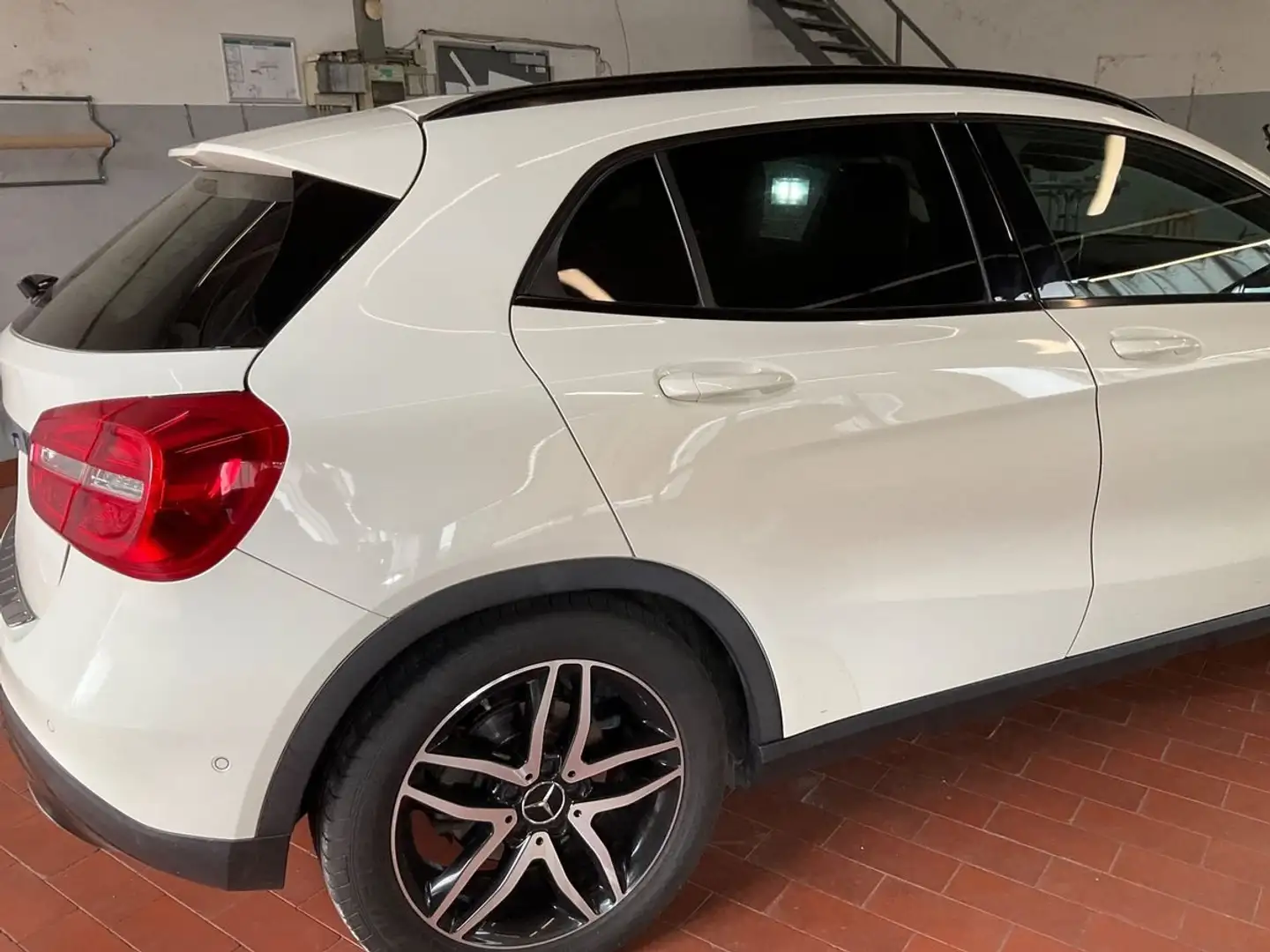 Mercedes-Benz GLA 220 GLA 220 d 7G-DCT Urban Beyaz - 1