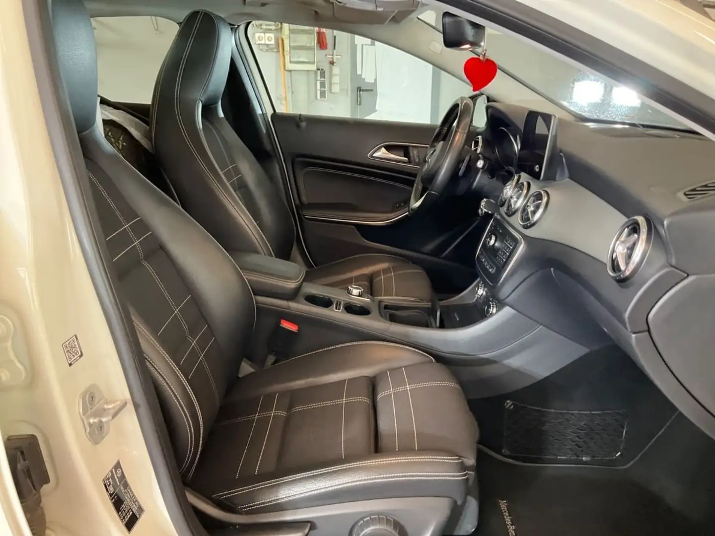 Mercedes-Benz GLA 220 GLA 220 d 7G-DCT Urban Beyaz - 2