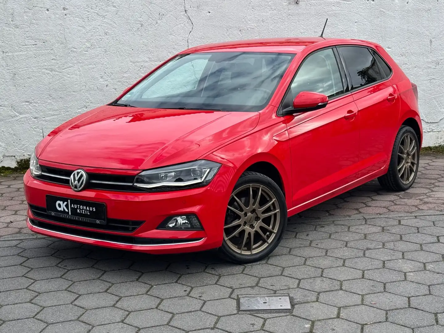 Volkswagen Polo VI Highline Aut. Facelift (2.Hand,Navi,LED) Rot - 1