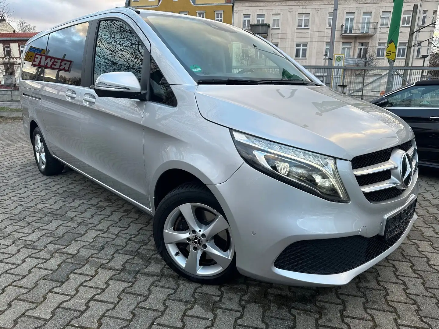 Mercedes-Benz V 250 d EDITION 4MATIC lang / MBUX / DISTRONIC Argento - 1