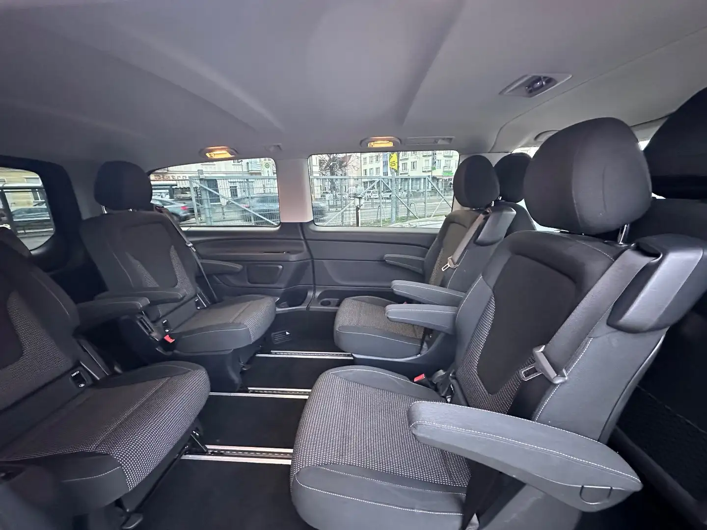 Mercedes-Benz V 250 d EDITION 4MATIC lang / MBUX / DISTRONIC Argento - 2