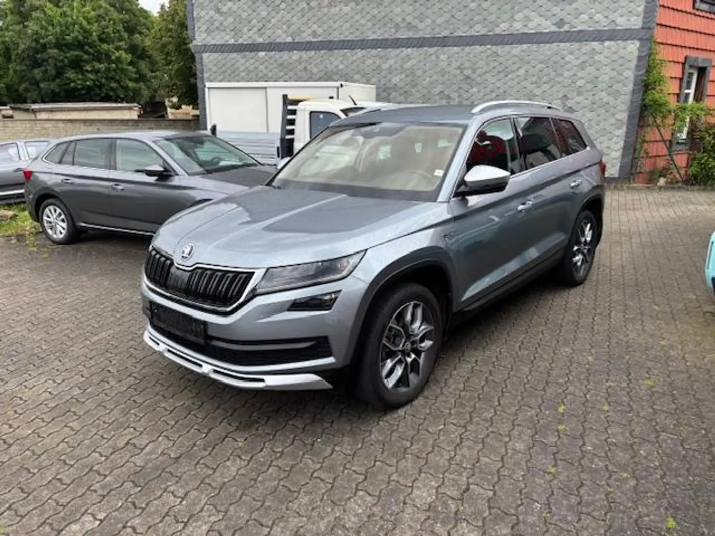 Skoda Kodiaq 1.4 TSI SCOUT 4x4+LED+AHK+AMUNDSEN+1.HAND Серый - 2