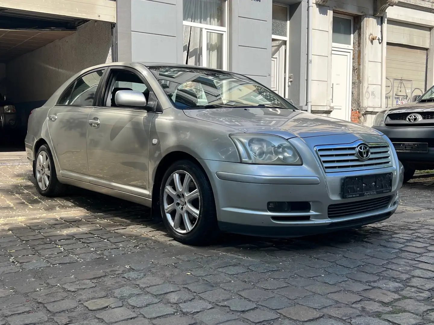 Toyota Avensis 1.8i VVT-i 16v Linea Luna Or - 2