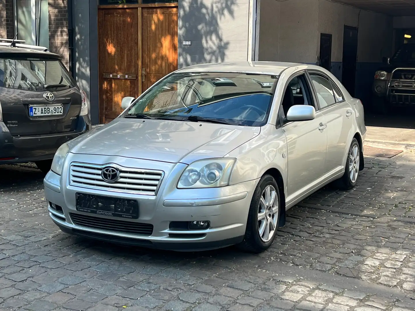 Toyota Avensis 1.8i VVT-i 16v Linea Luna Or - 1