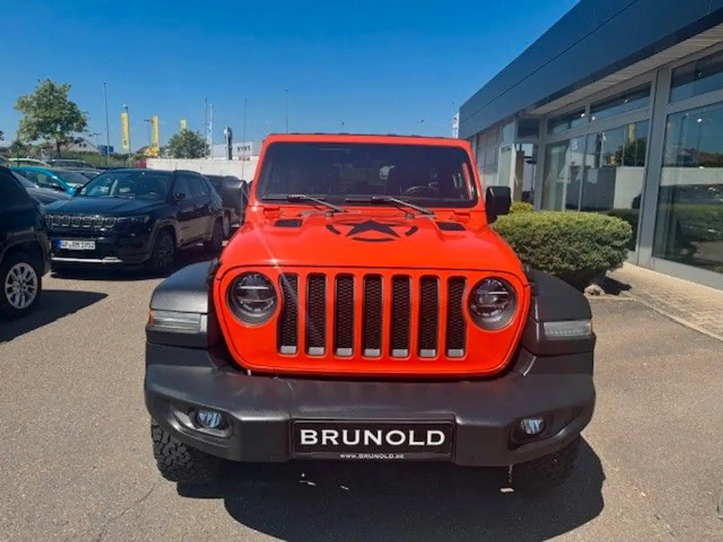 Jeep Wrangler Unlimited Rubicon Orange - 2