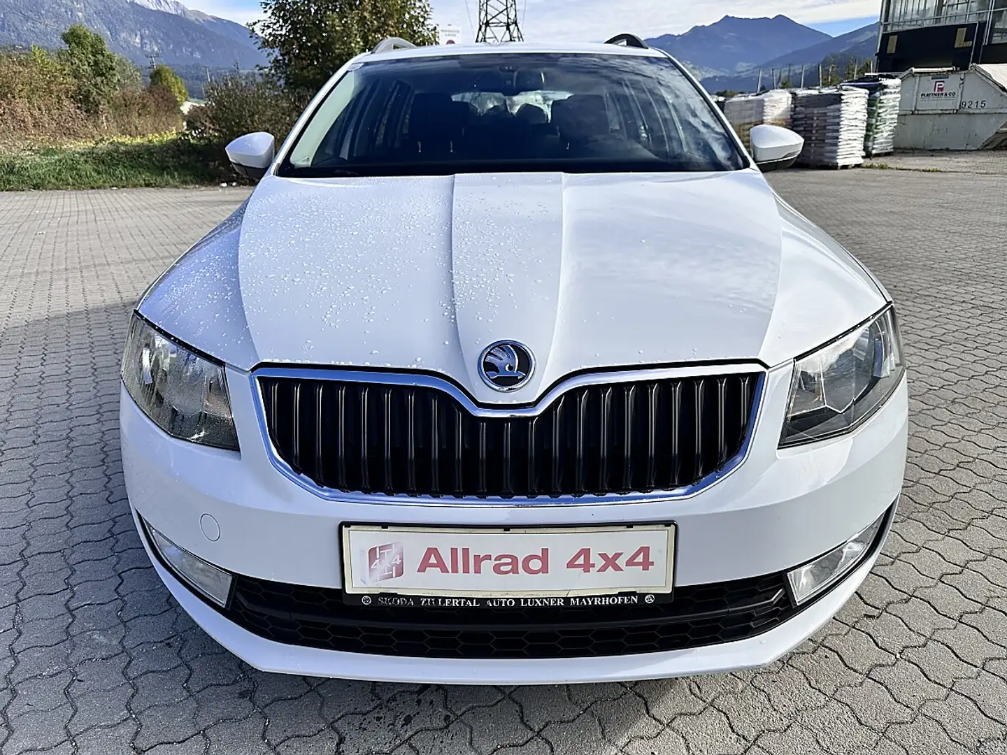Skoda Octavia Combi 1,6 Ambition TDI 4x4 Green tec Weiß - 2