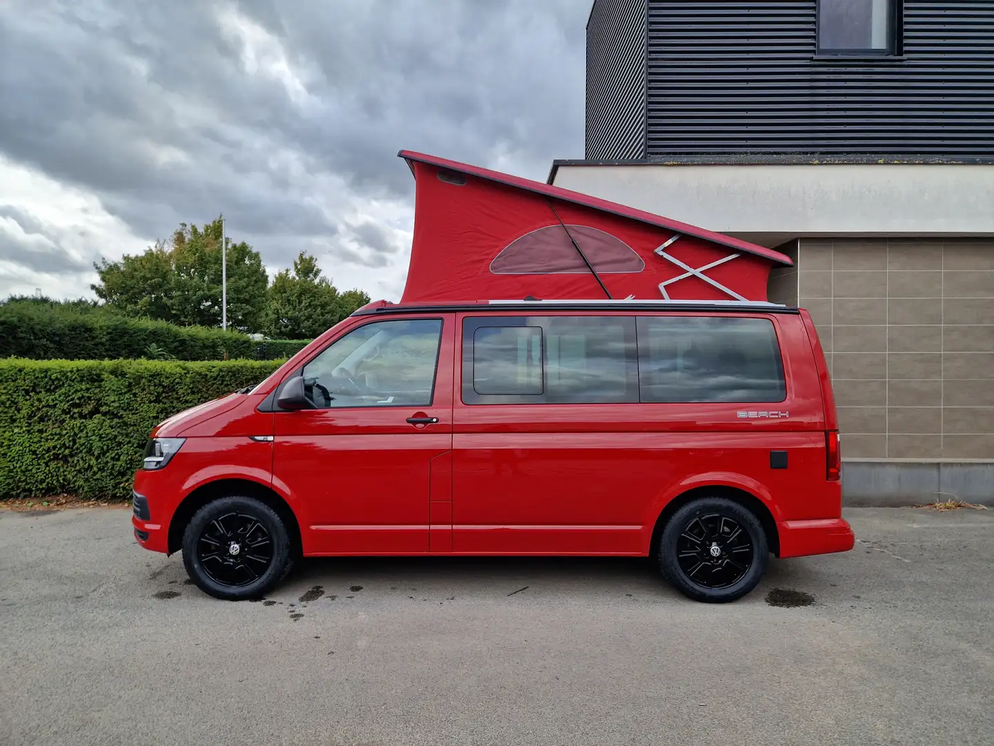 Volkswagen T6 California Beach *CAMPER* 150Pk DSG 6-zitplaatsen Luifel Rouge - 2
