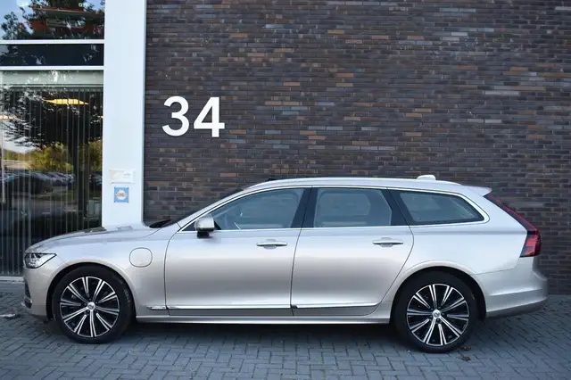Volvo V90 view 10