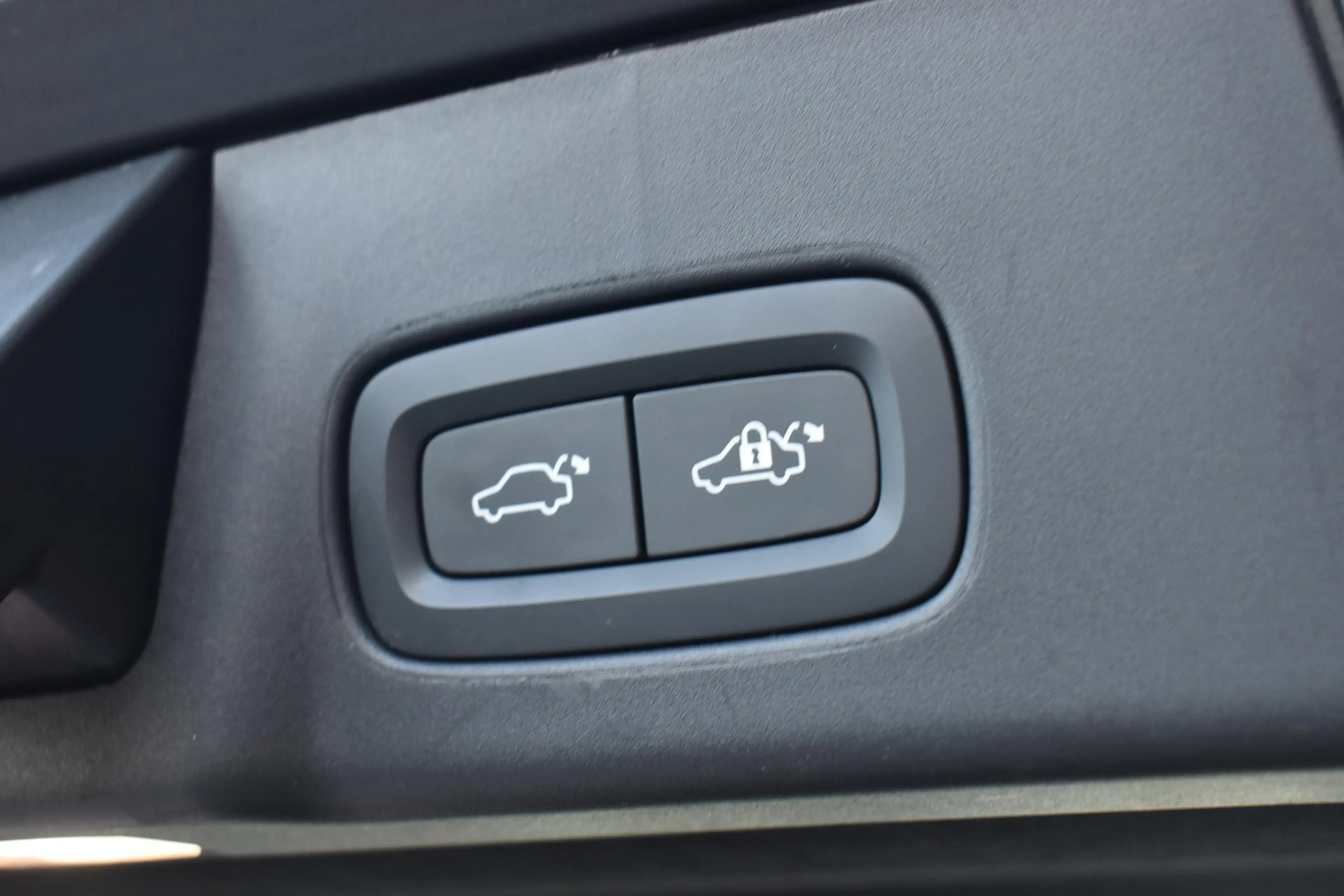 Volvo V90 2.0 T6 Plug-in hybrid AWD Ultimate Bright — photo 12