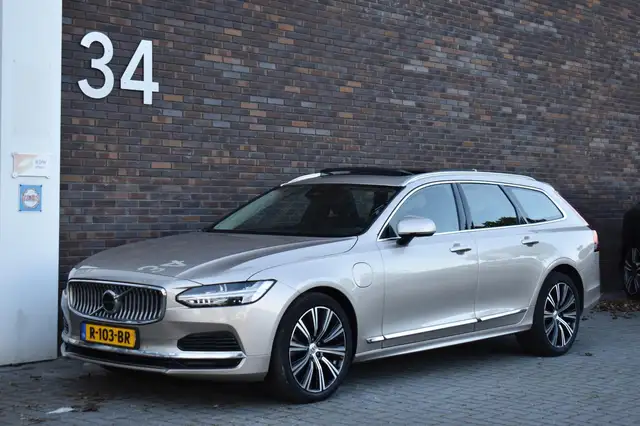 Volvo V90 view 9