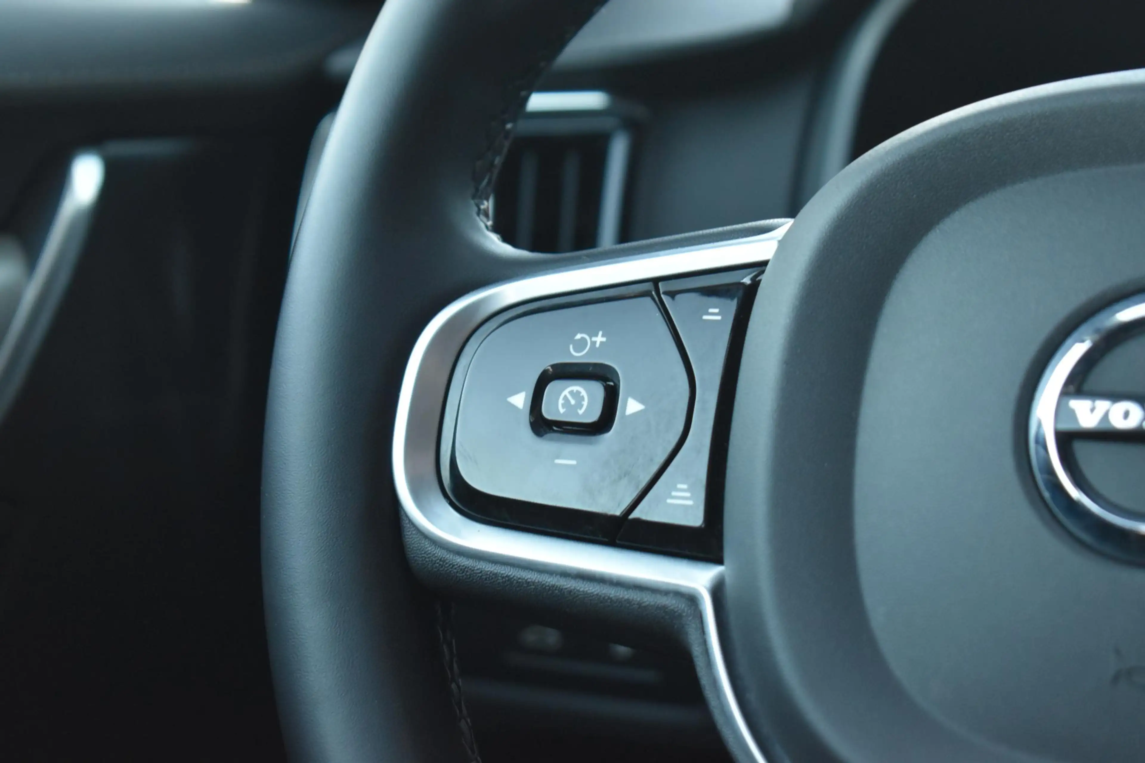 Volvo V90 2.0 T6 Plug-in hybrid AWD Ultimate Bright — photo 23