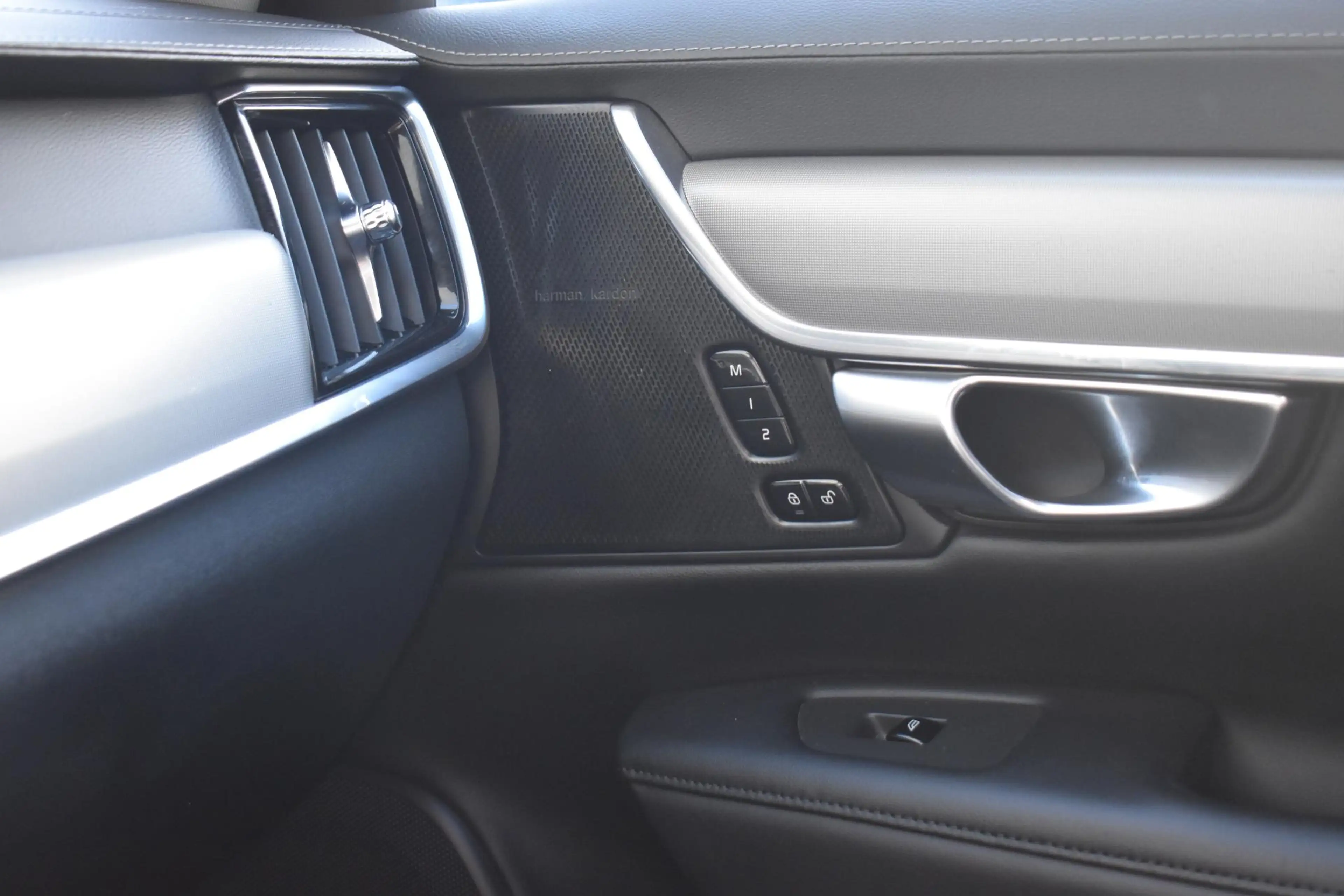 Volvo V90 2.0 T6 Plug-in hybrid AWD Ultimate Bright — photo 44