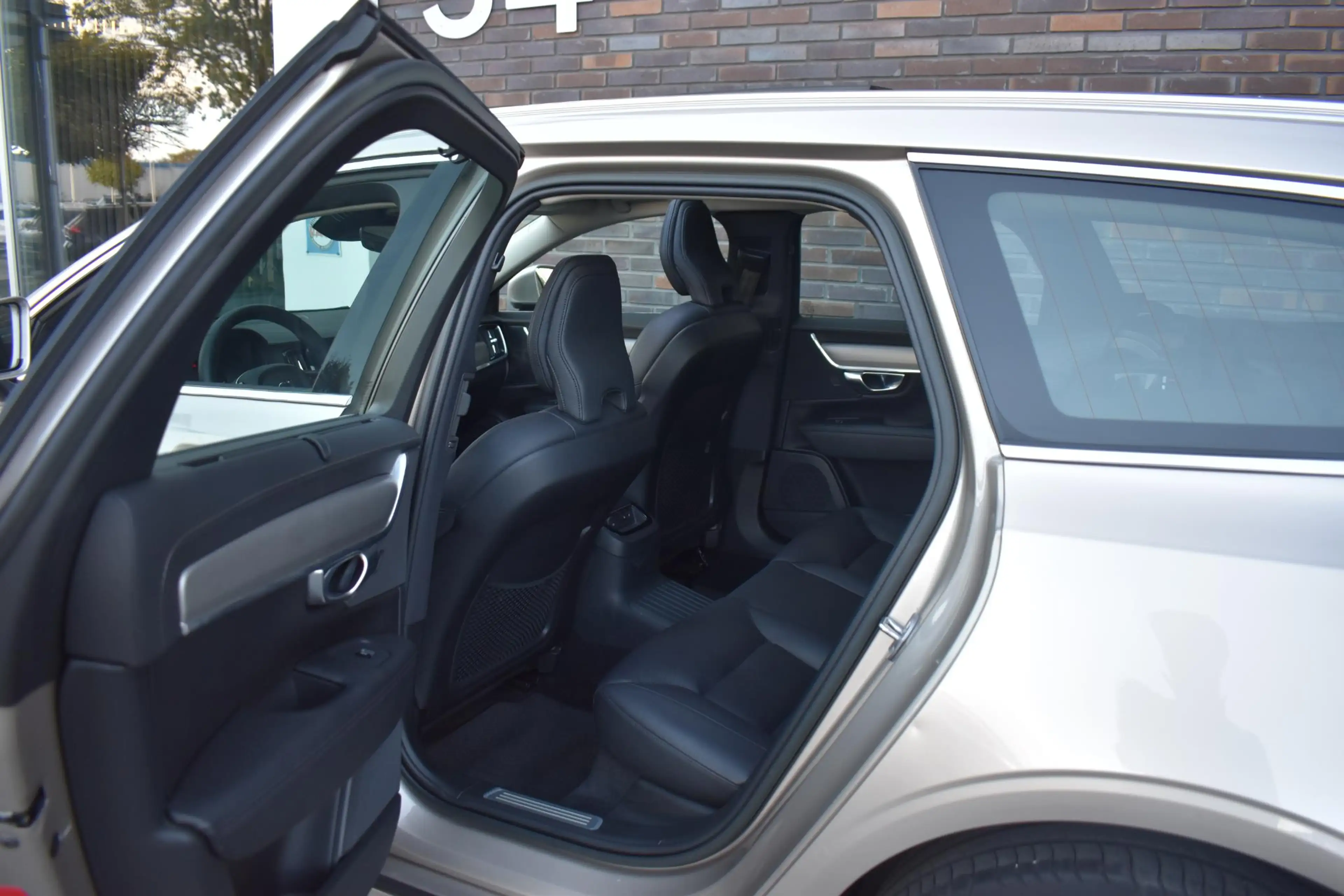 Volvo V90 2.0 T6 Plug-in hybrid AWD Ultimate Bright — photo 19