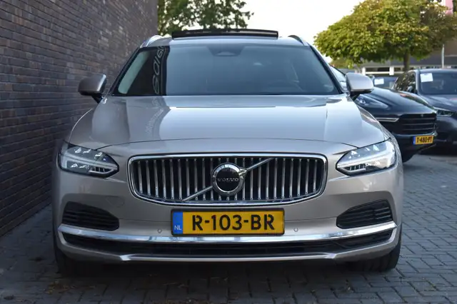 Volvo V90 view 8