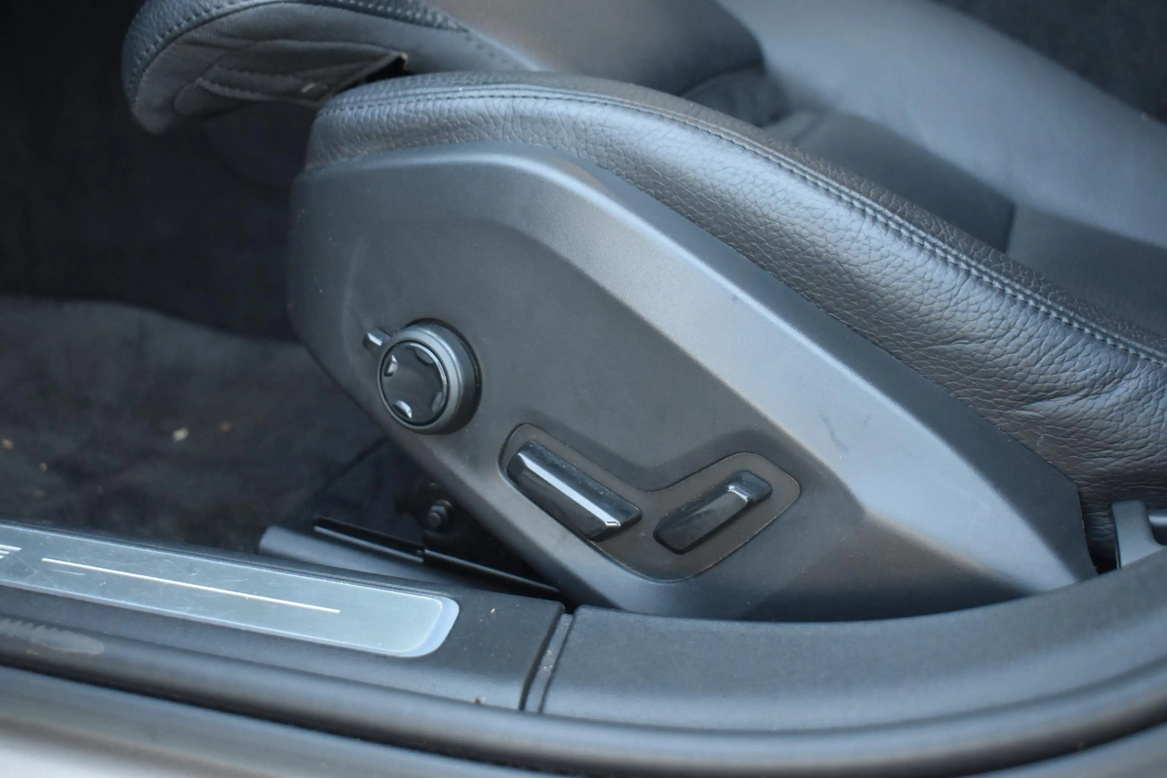 Volvo V90 2.0 T6 Plug-in hybrid AWD Ultimate Bright — photo 17
