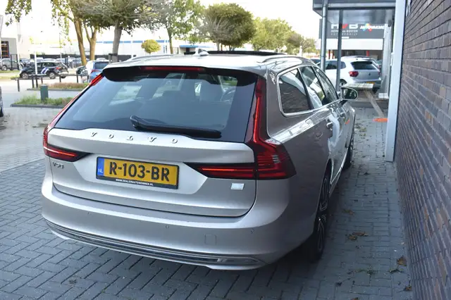 Volvo V90 view 11
