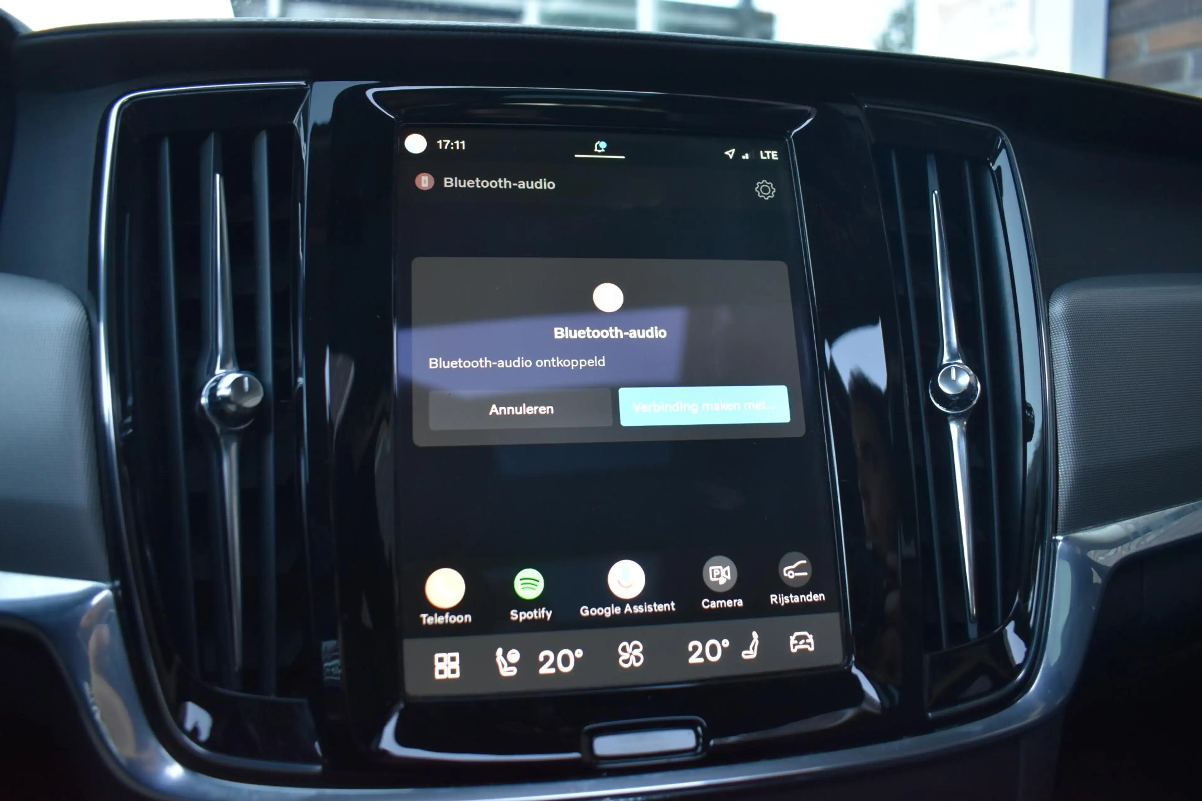 Volvo V90 2.0 T6 Plug-in hybrid AWD Ultimate Bright — photo 40