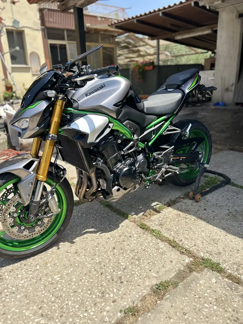 Kawasaki Z900RS - 1