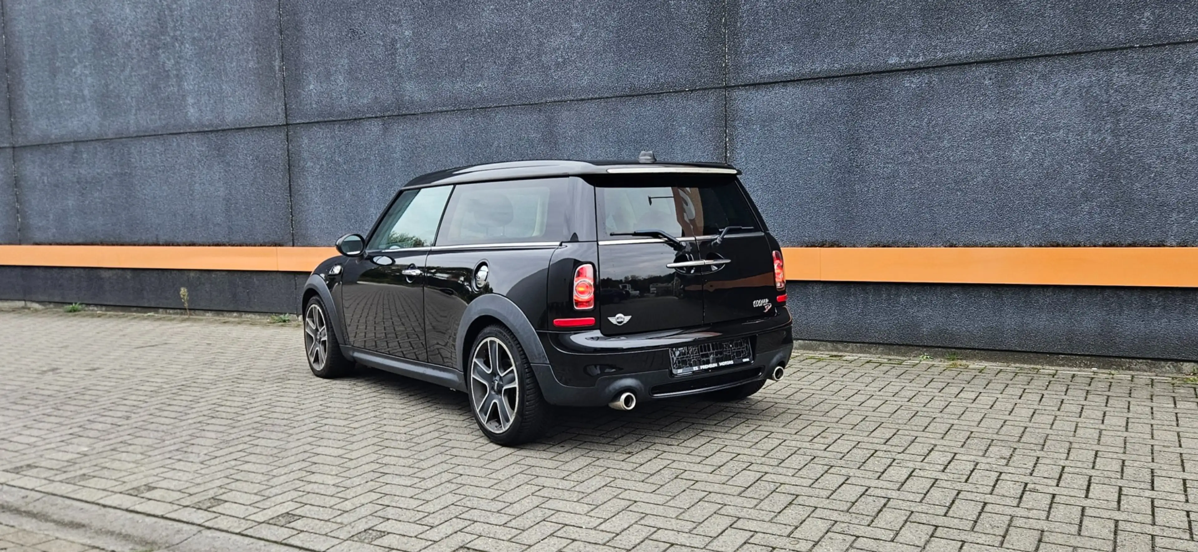 MINI Cooper SD Clubman XENON/SPORT LEDER/KEYLES ENTRY/NAVI/CRUISECNTRL/ — photo 5
