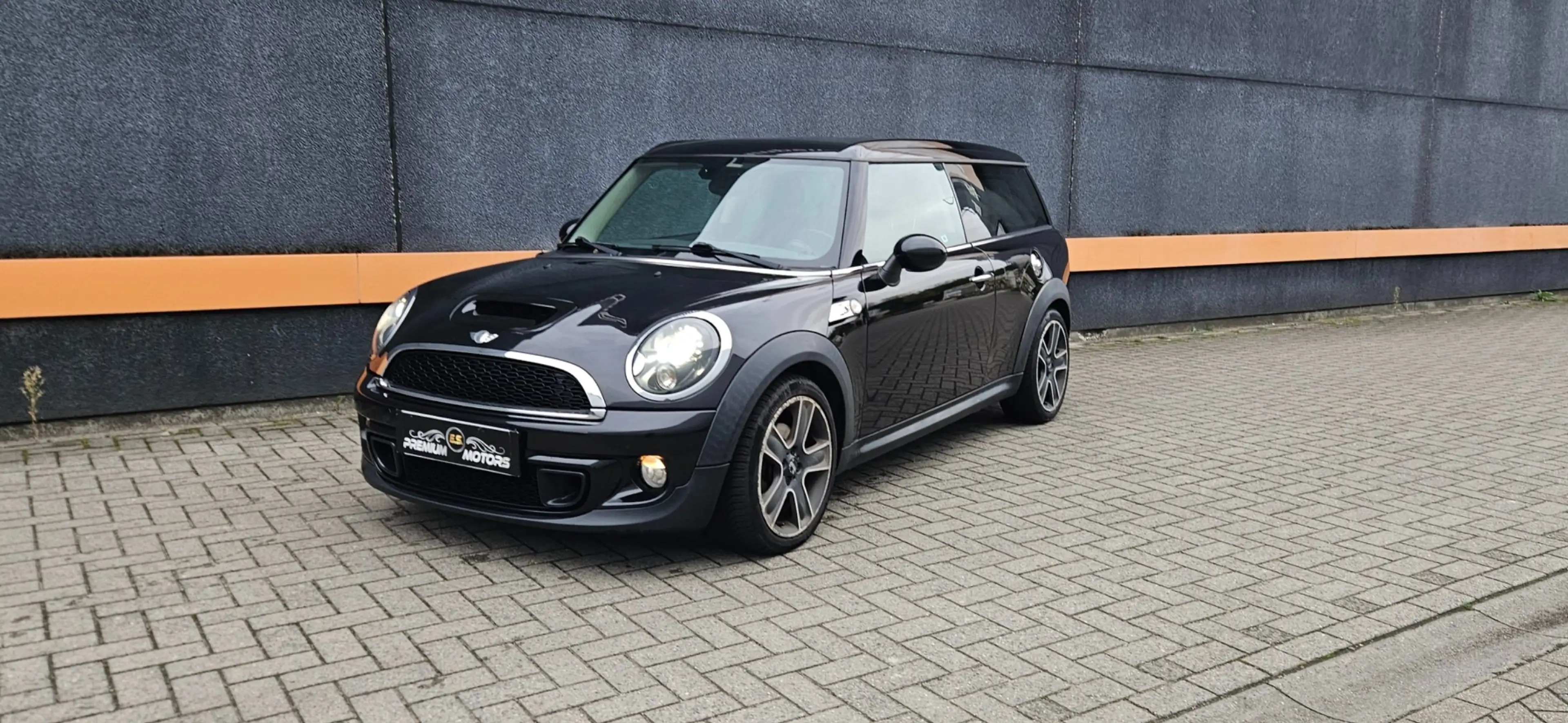MINI Cooper SD Clubman XENON/SPORT LEDER/KEYLES ENTRY/NAVI/CRUISECNTRL/ — photo 4