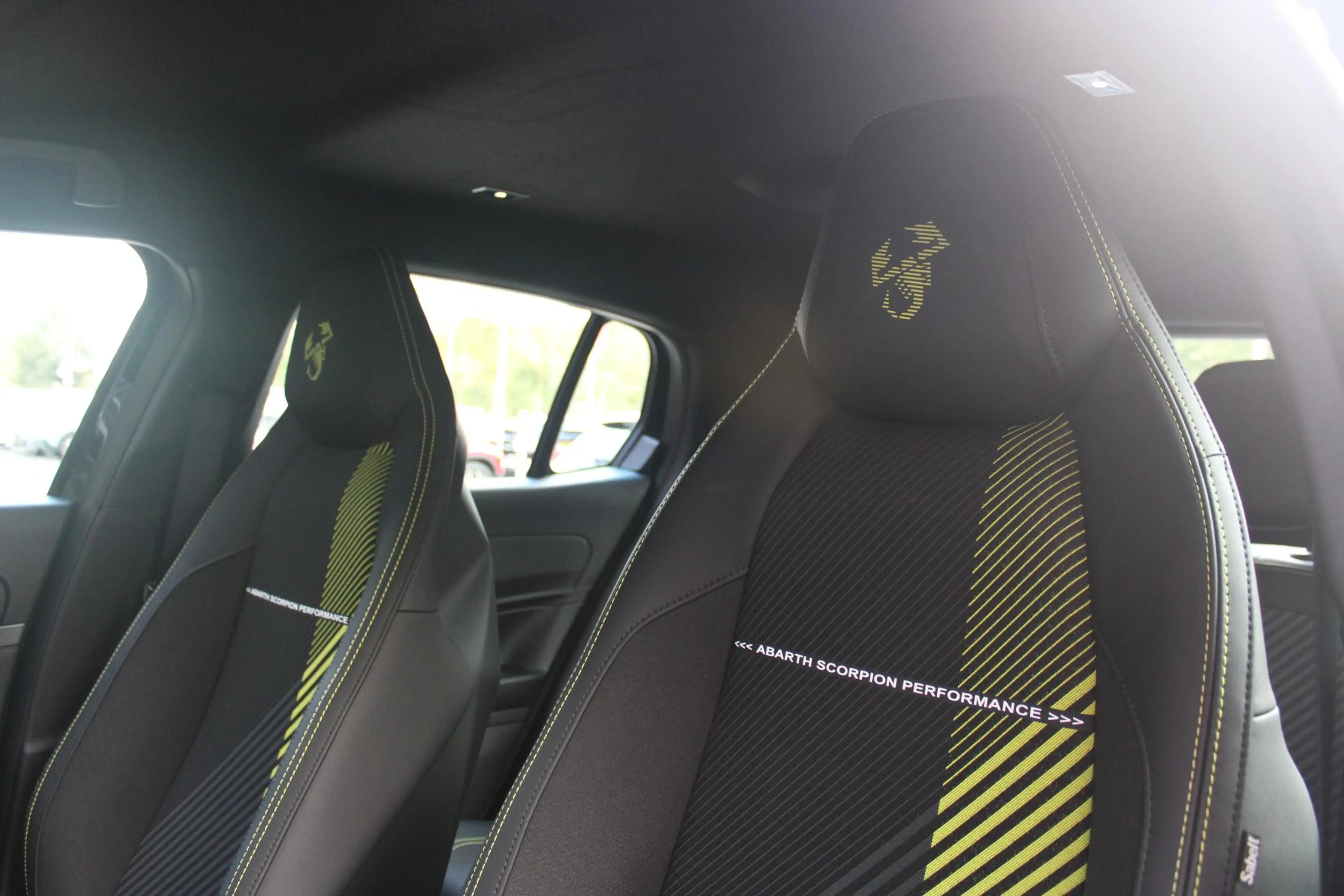 Abarth 600e Abarth Turismo 240PK 54 kWh | "TORSEN" MECHANISCH — photo 18