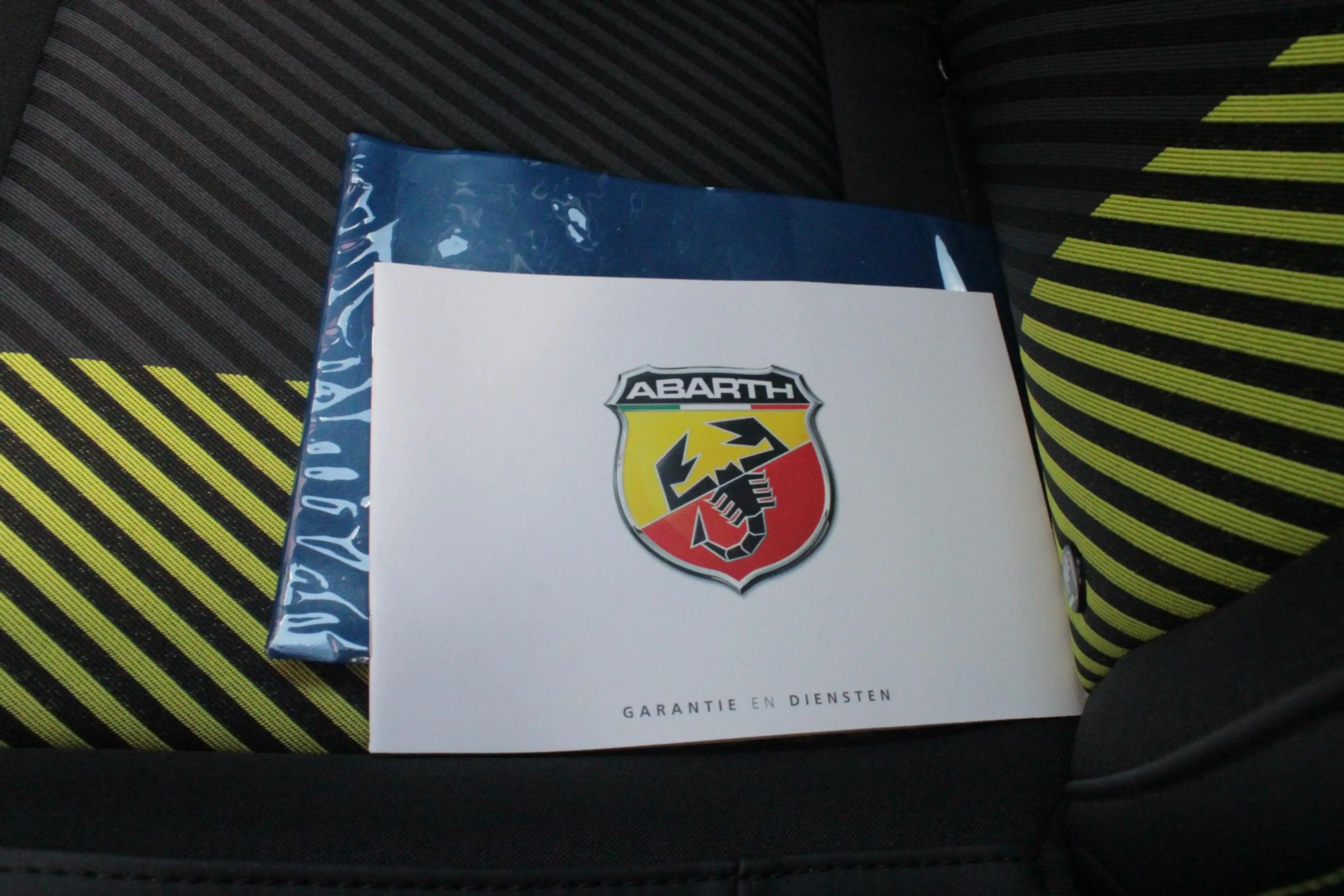 Abarth 600e Abarth Turismo 240PK 54 kWh | "TORSEN" MECHANISCH — photo 19