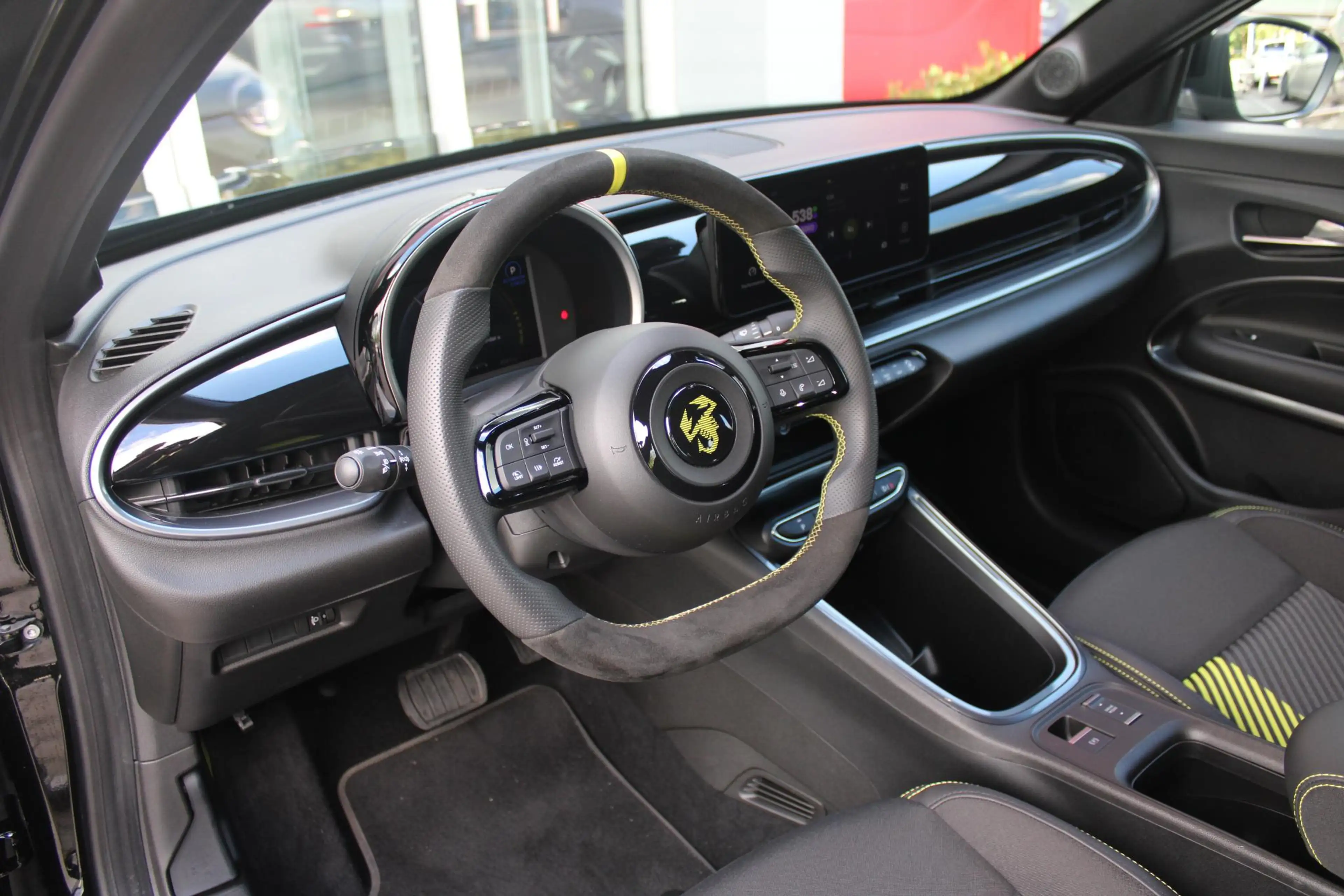 Abarth 600e Abarth Turismo 240PK 54 kWh | "TORSEN" MECHANISCH — photo 6