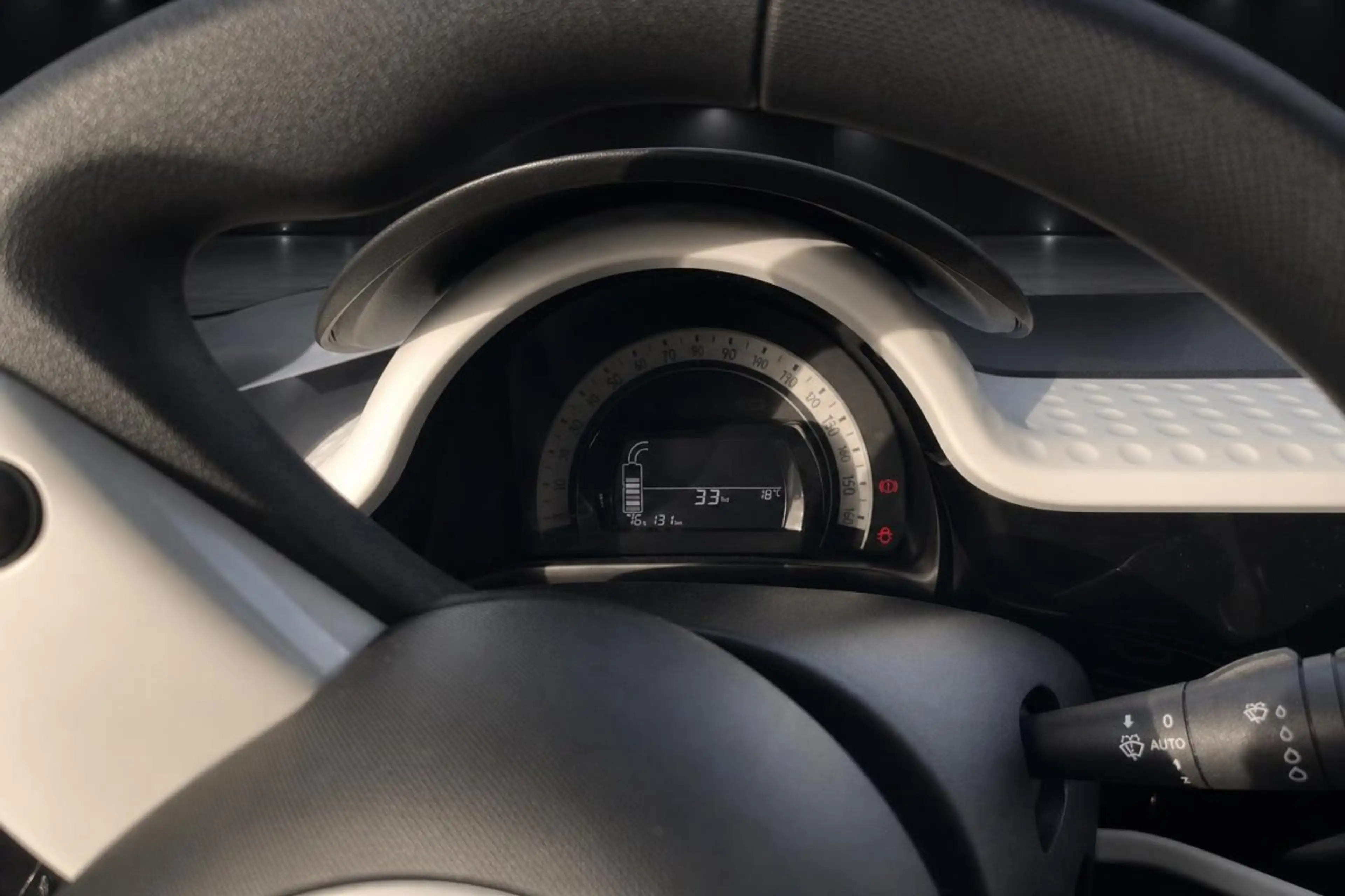 Renault Twingo Equilibre Electric — photo 10