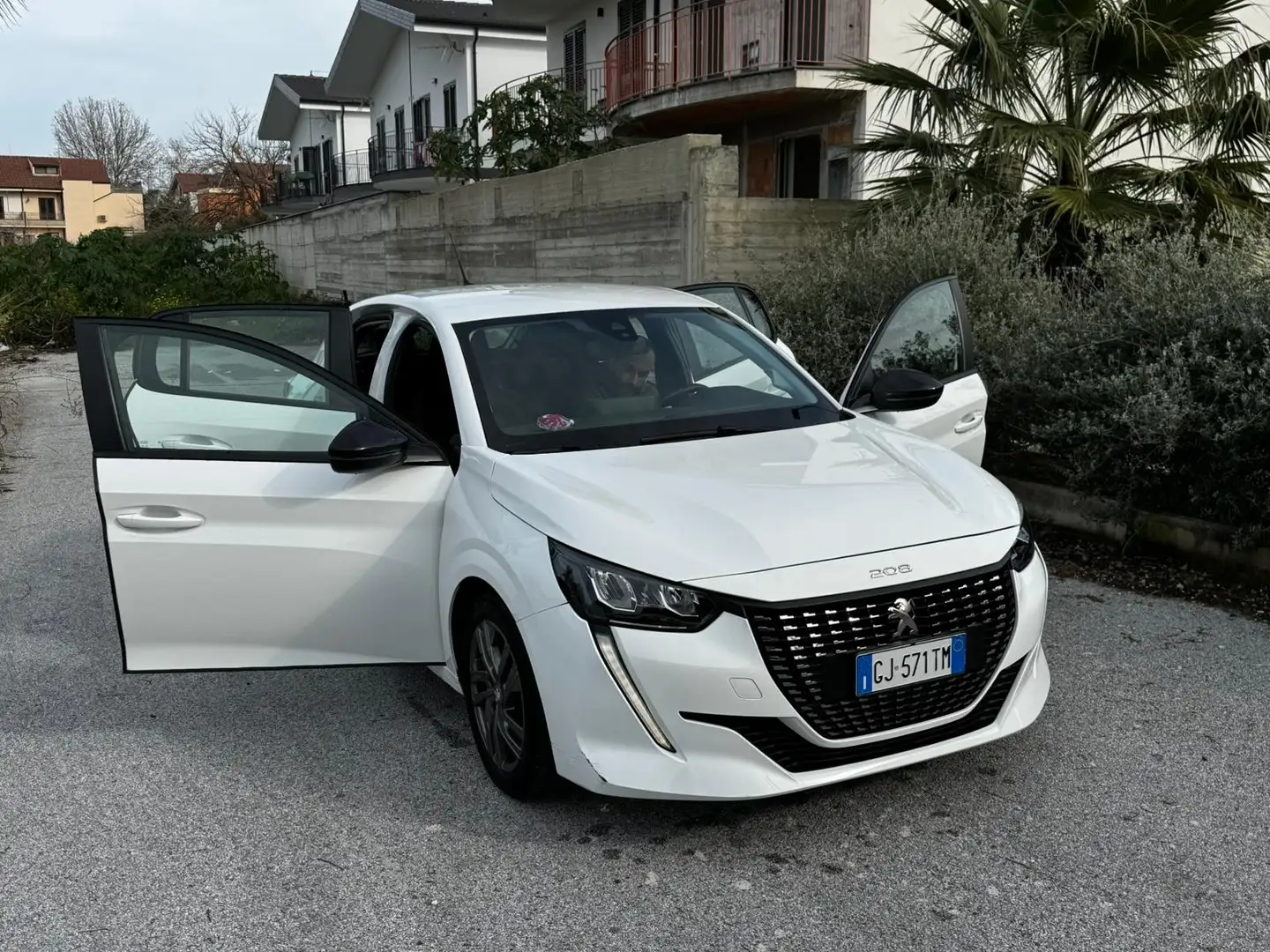 Peugeot 208 208 1.2 puretech Active Pack s&s Bianco - 1