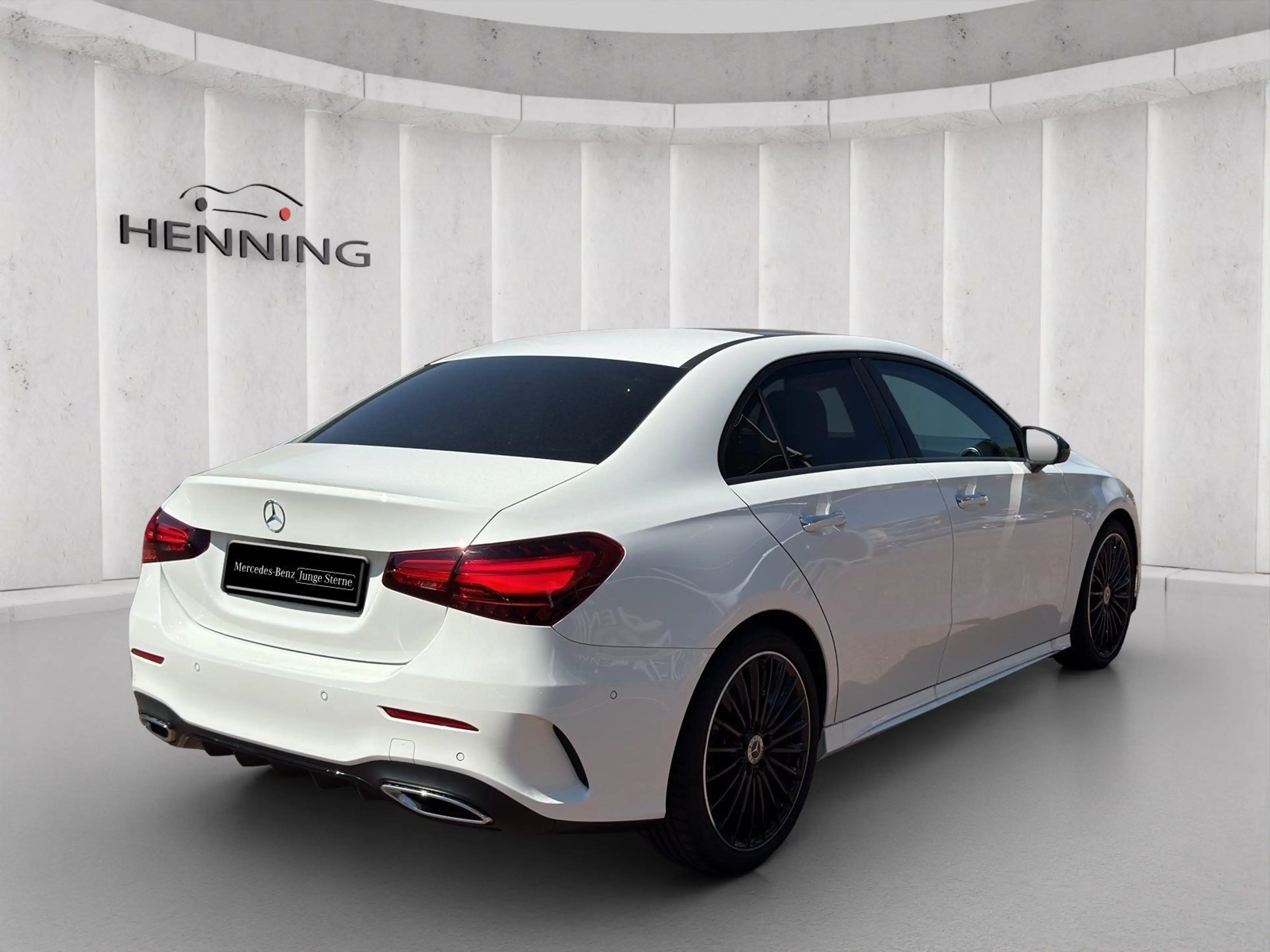 Mercedes-Benz A 220 d Lim. AMG Premium Night Pano Burm Sthg 19 — photo 5