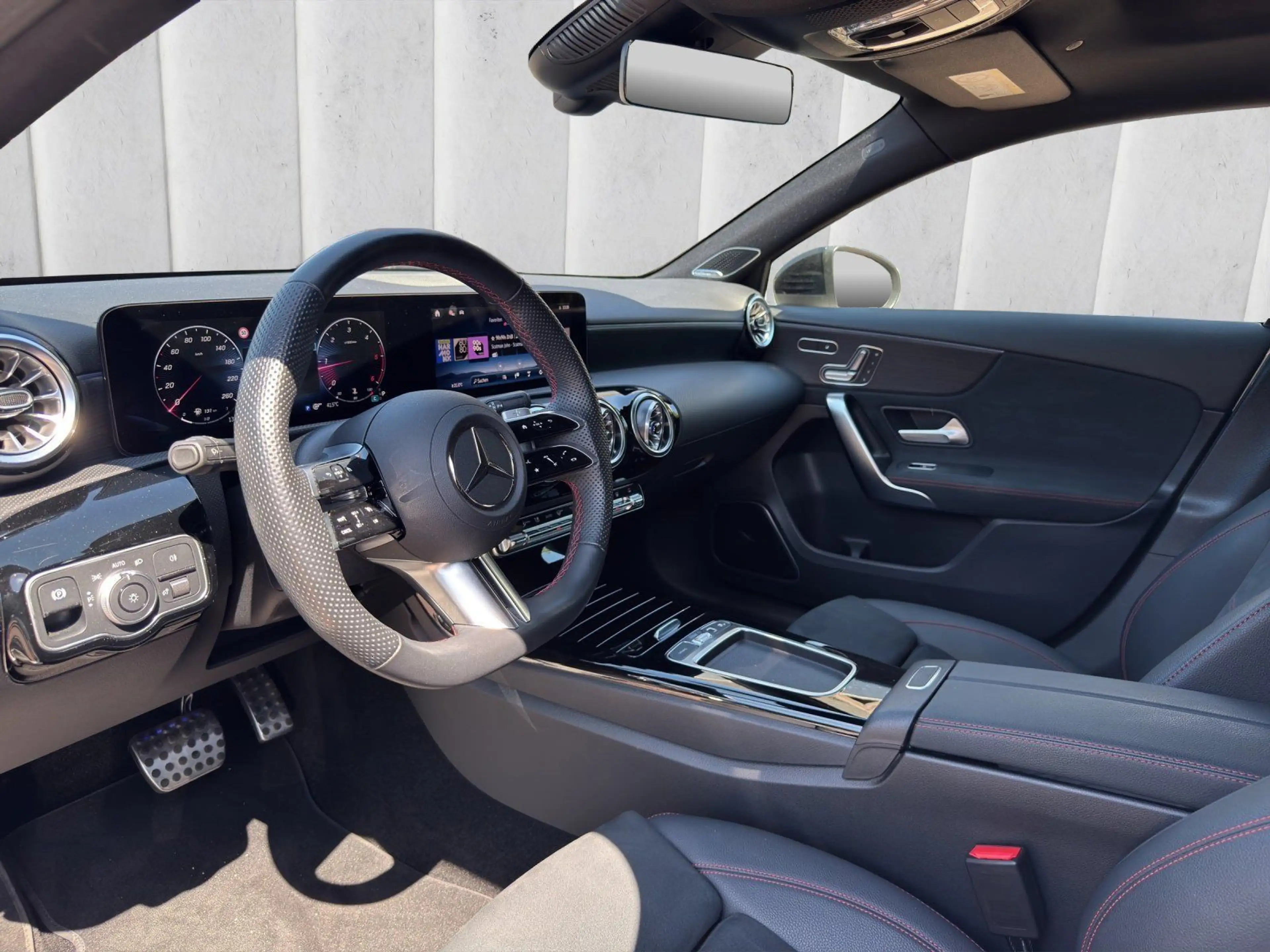 Mercedes-Benz A 220 d Lim. AMG Premium Night Pano Burm Sthg 19 — photo 9